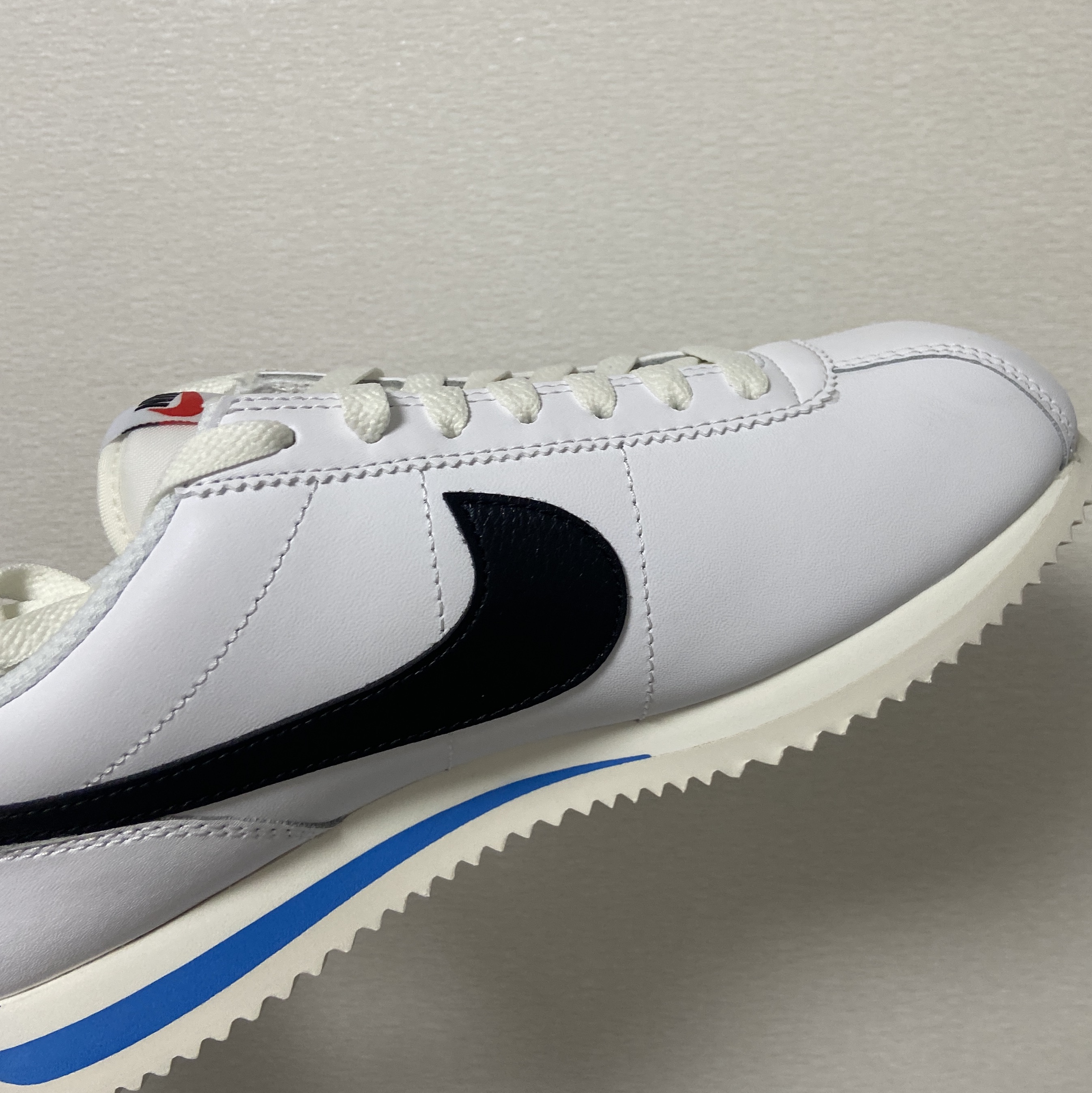 Nike Cortez White and Black, (W) Nike Cortez White and Black 착용 스타일 - 1