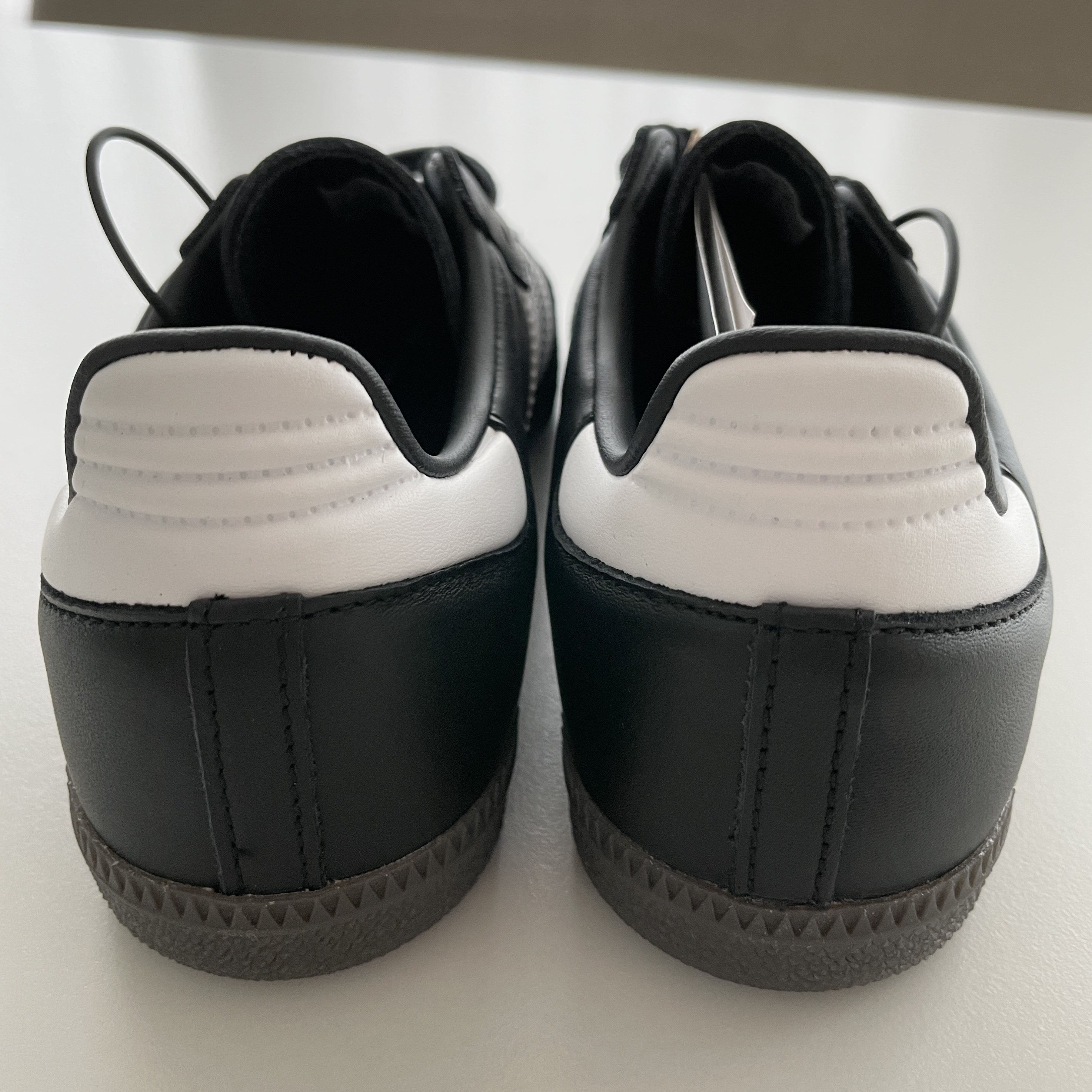 Adidas Samba OG Black White Gum 착용 스타일 - 4