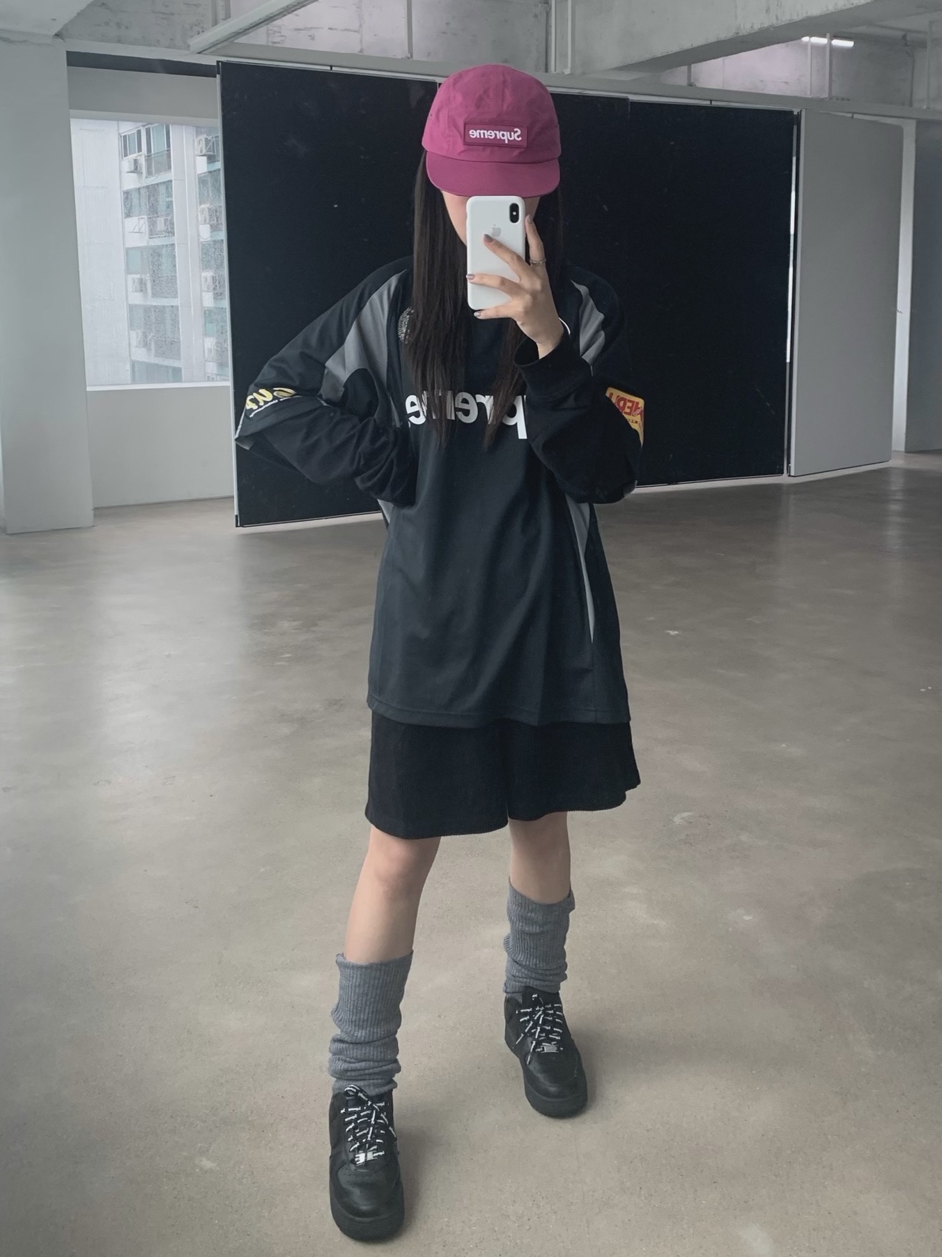 Supreme Hooded Soccer Jersey Black - 23FW, Supreme Waxed Cotton Camp Cap Magenta - 23FW 착용 스타일