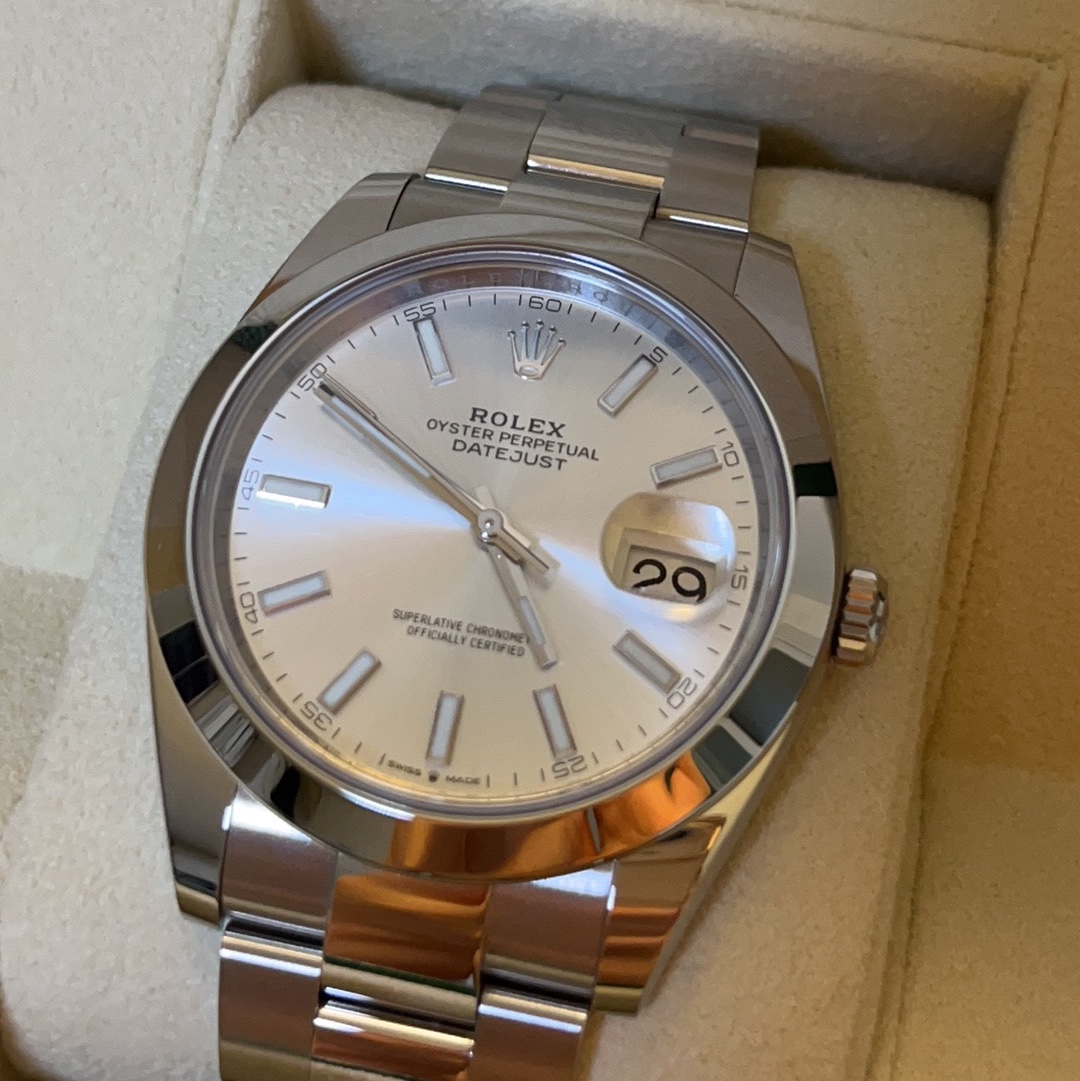 Rolex Datejust 41mm 126300 Silver Oyster 착용 스타일 - 2
