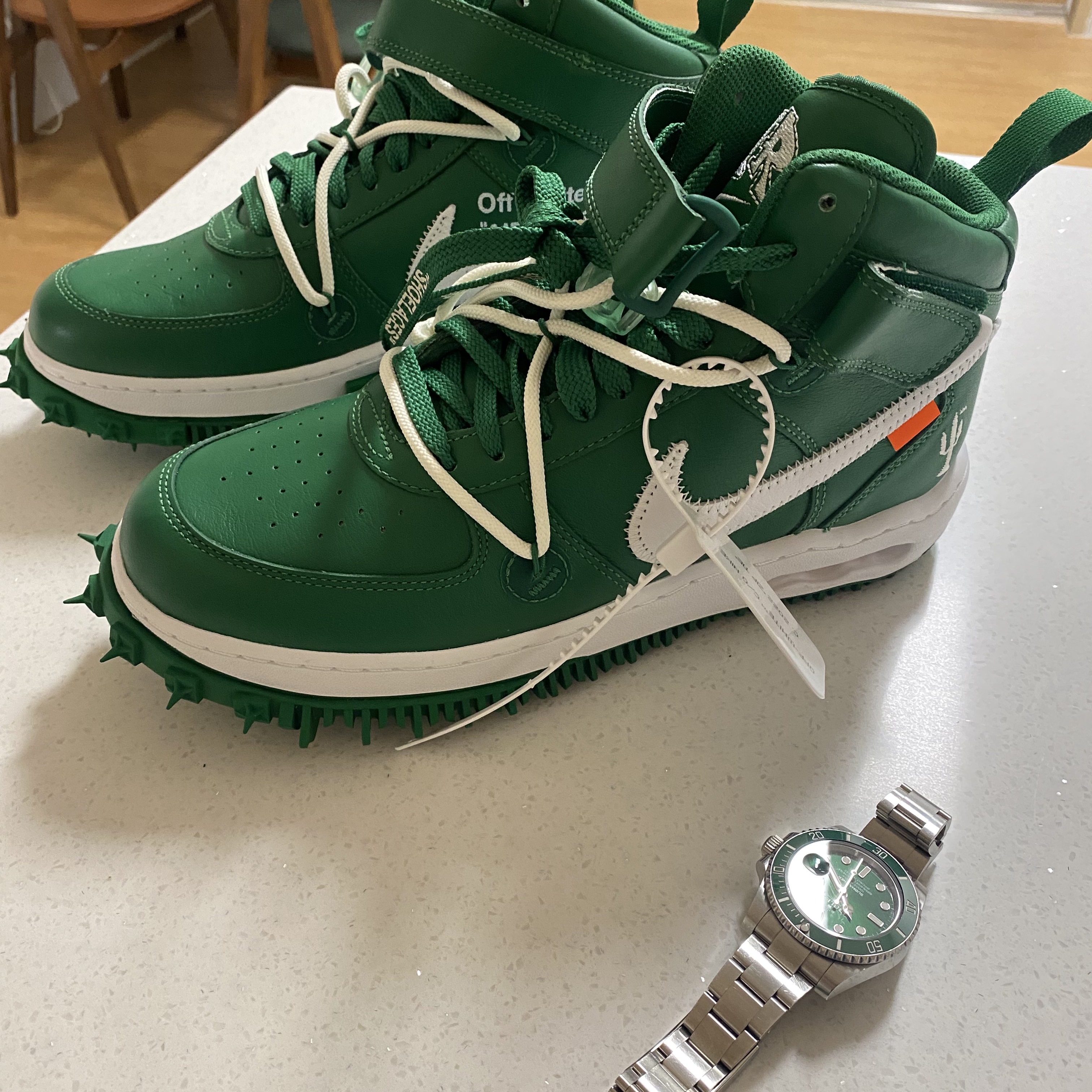 Nike x Off-White Air Force 1 Mid SP Leather Pine Green 착용 스타일