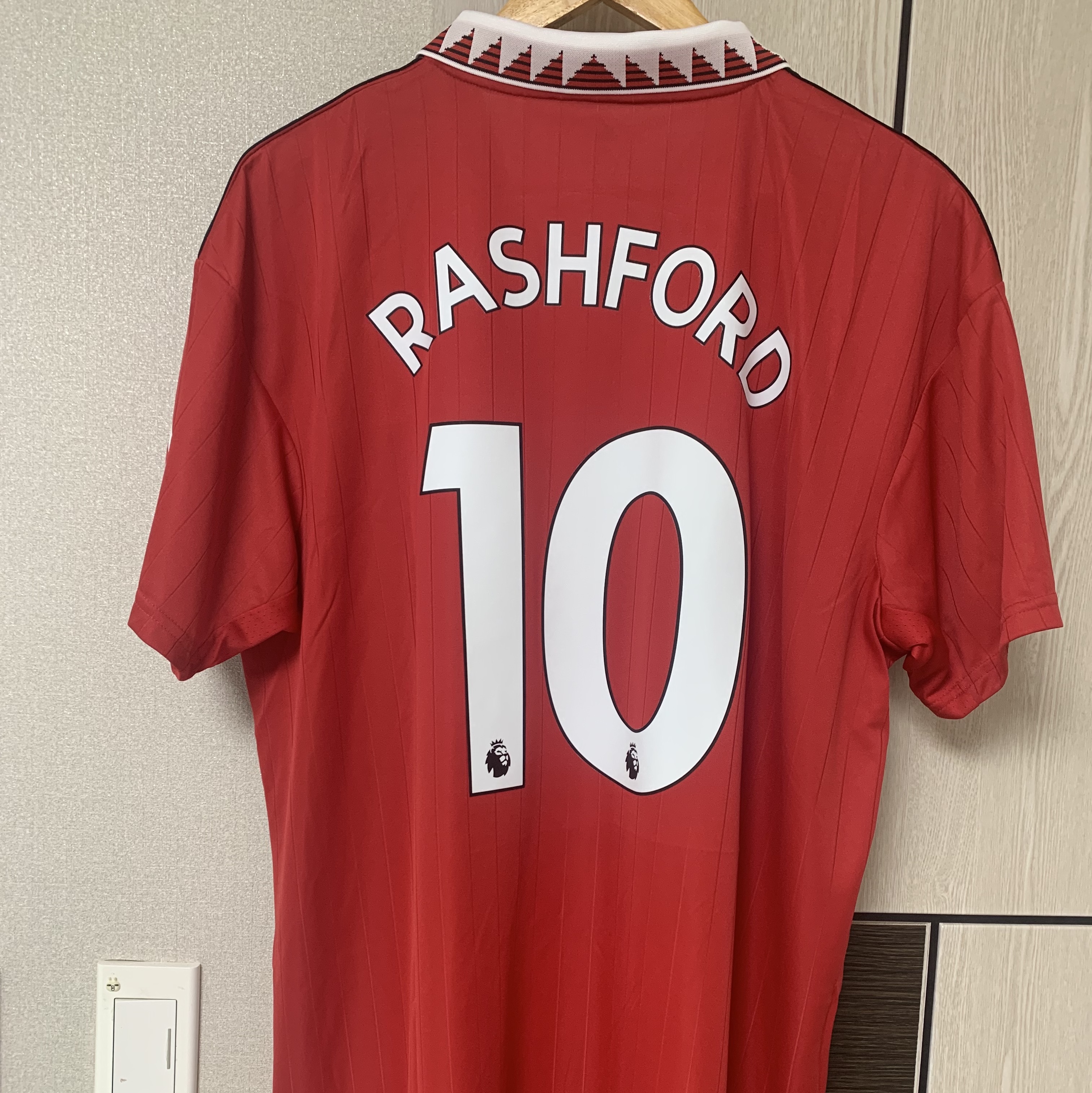 Adidas Manchester United 2022/23 Home Jersey Real Red - US Sizing (Non Marking Ver.) 착용 스타일 - 2