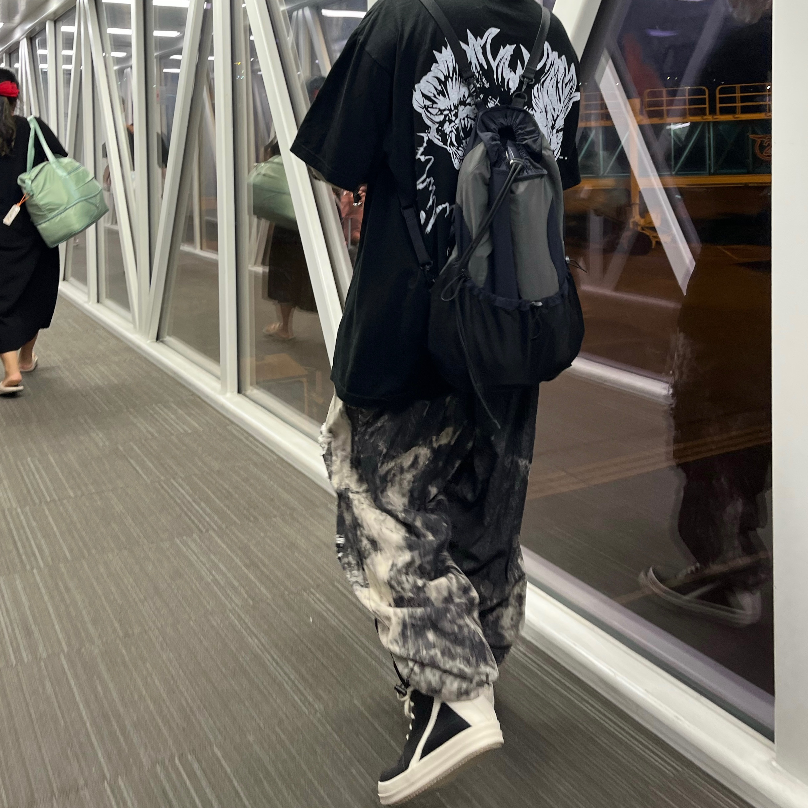 Rick Owens Geobasket Full Grain Calf Leather Strobe Sneakers Black Milk White 착용 스타일 - 2