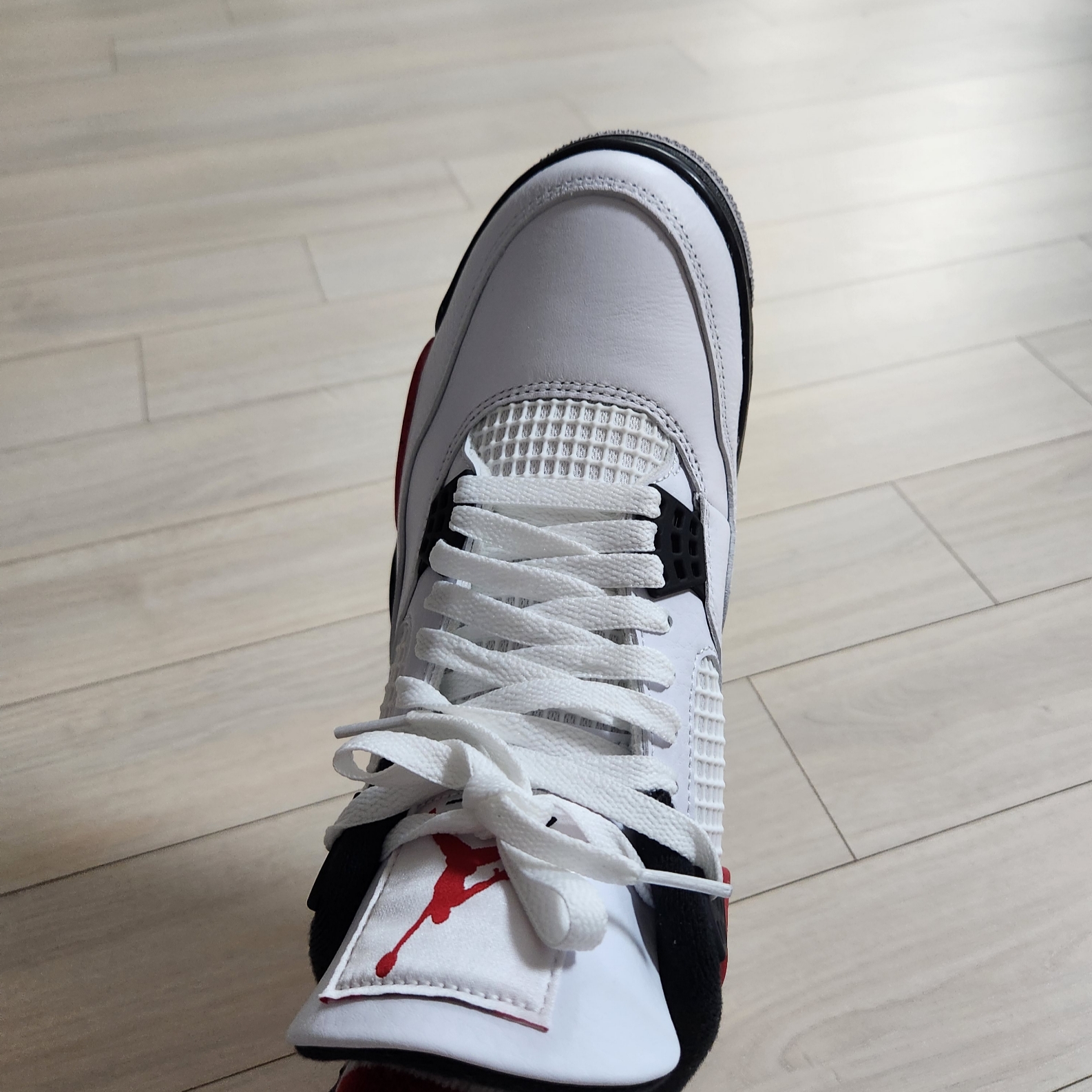 Jordan 4 Retro Red Cement 착용 스타일 - 2