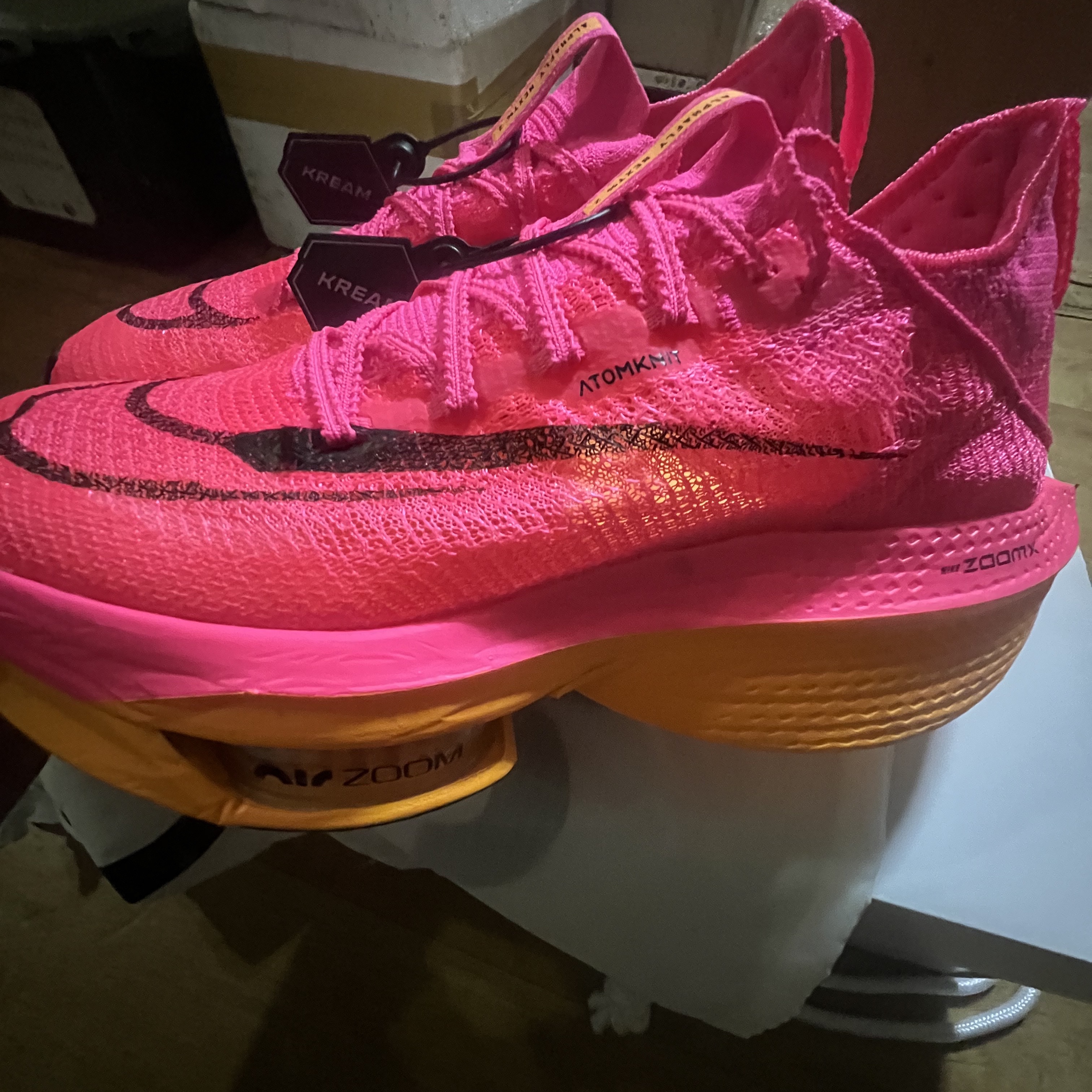 Nike Air Zoom Alphafly Next% 2 Hyper Pink 착용 스타일 - 1