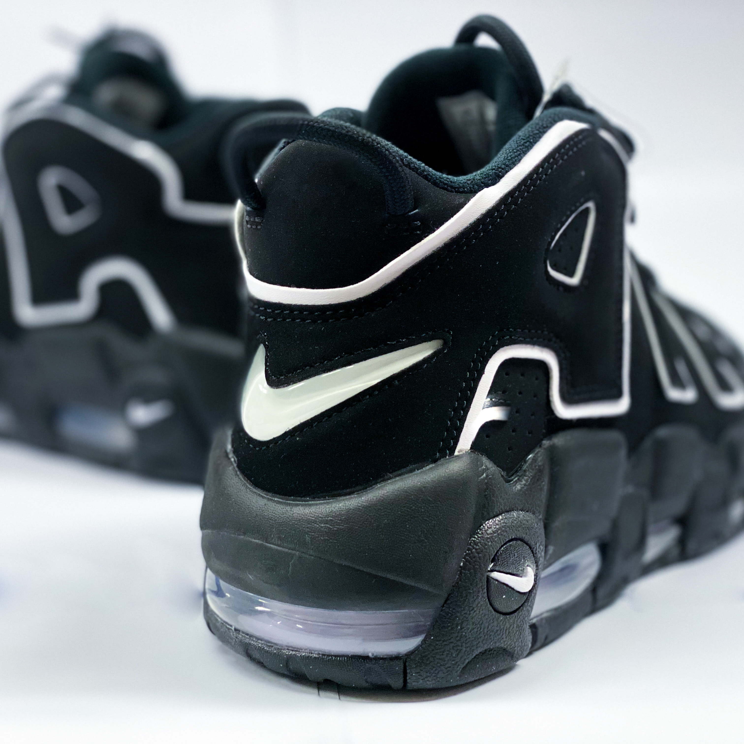 Nike Air More Uptempo Black White 2020 착용 스타일 - 4