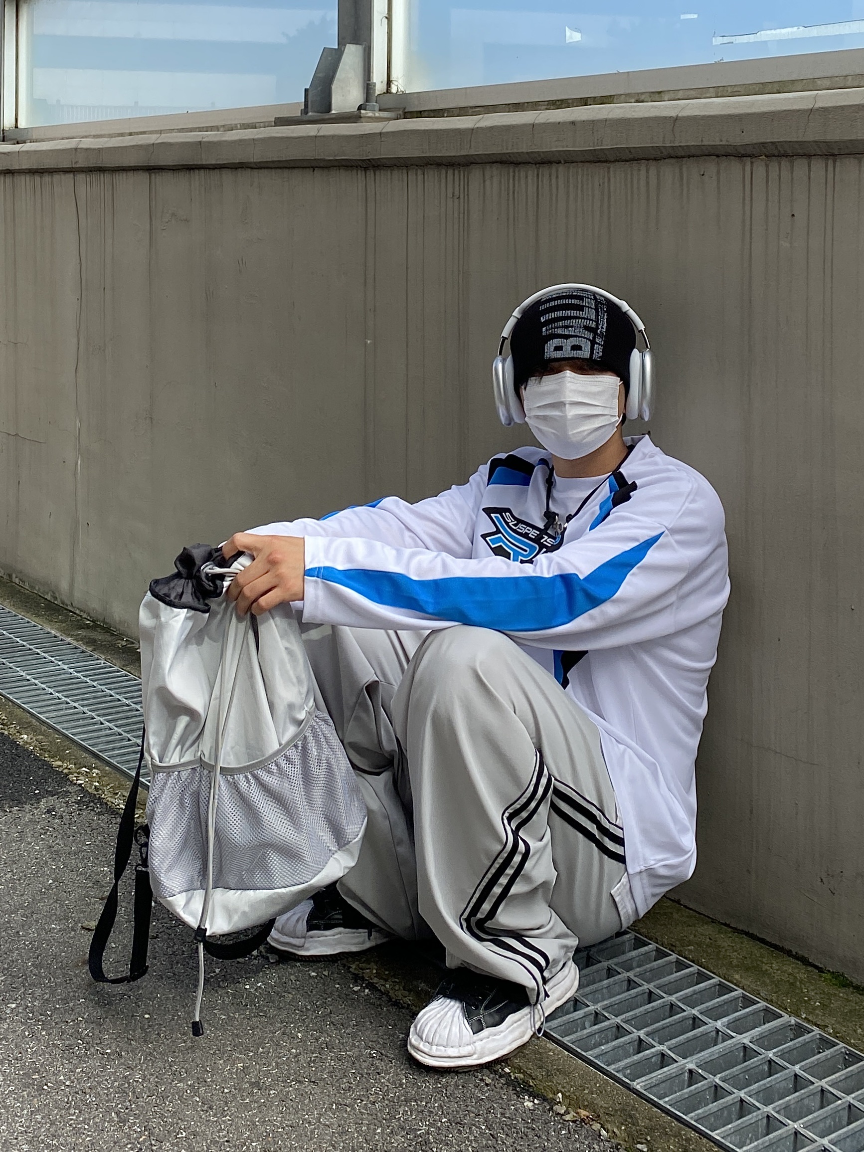 Apple AirPods Max Lightning Silver (Korean Ver.), Maison Mihara Yasuhiro Blakey OG Sole Leather Low-top Sneakers Black 착용 스타일 - 5