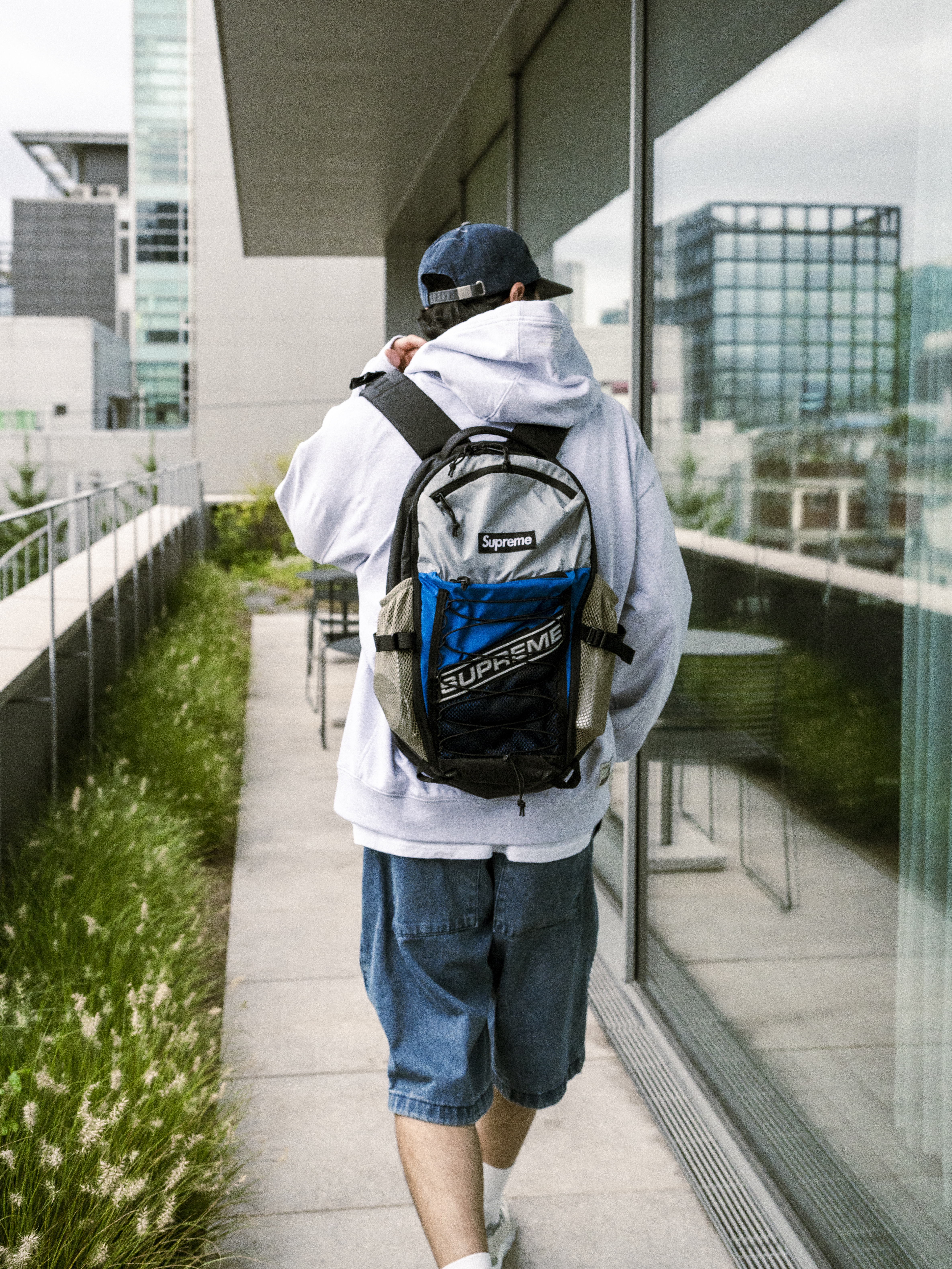 Supreme Backpack Blue - 23FW 착용 스타일 - 1