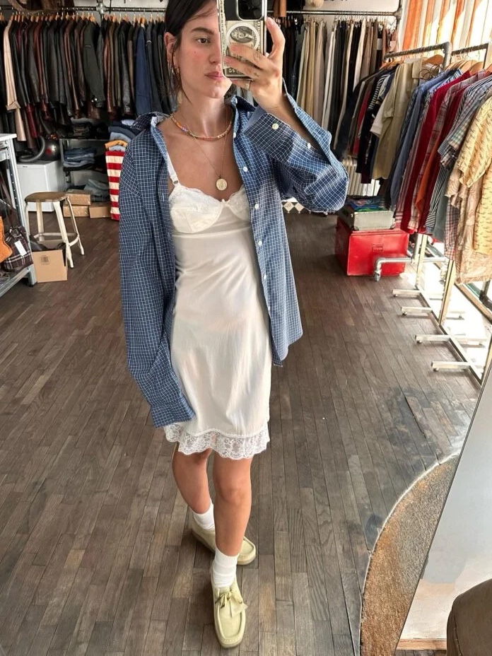 (W) Praying Give Girls Money Slip Dress White, (W) Diesel D-Mint-Cmf Printed Slip Dress with Chain Straps Grey 착용 스타일 - 2