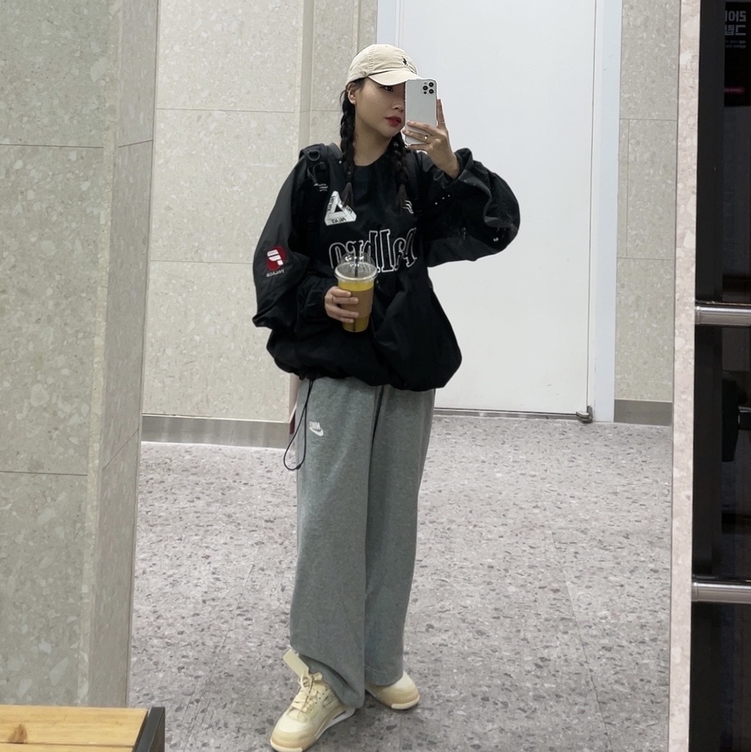 Palace Sports Shell Crew Black - 21SS, (W) Jordan 4 x Off-White Retro SP Sail 착용 스타일 - 2
