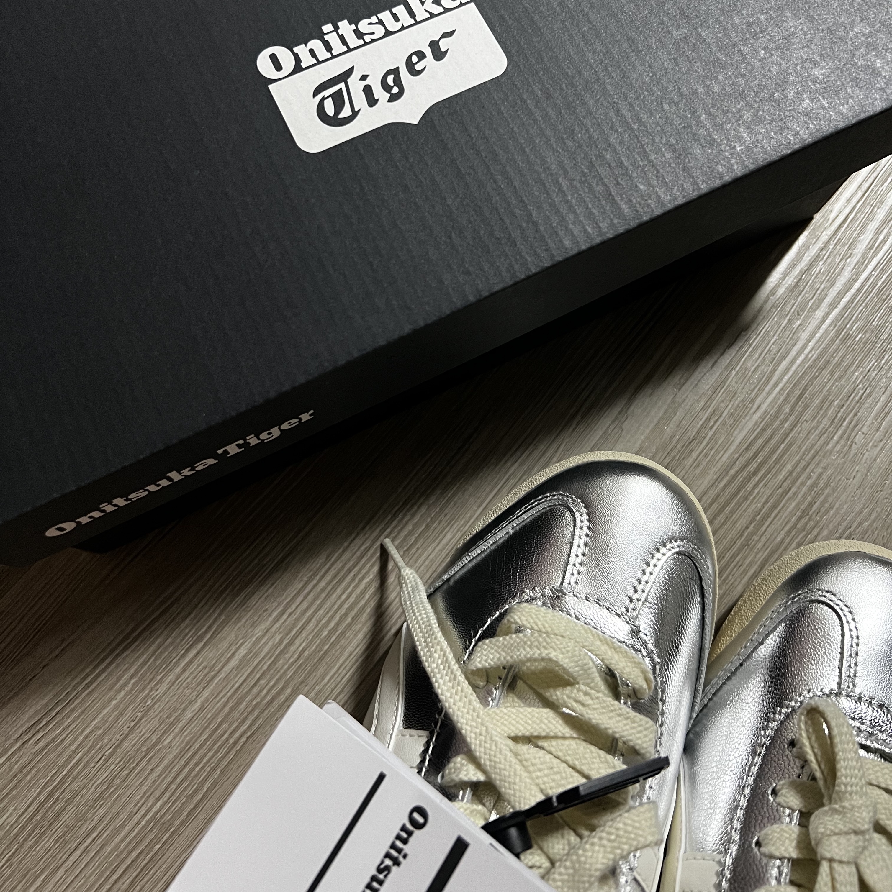 Onitsuka Tiger Mexico 66 White Silver 착용 스타일
