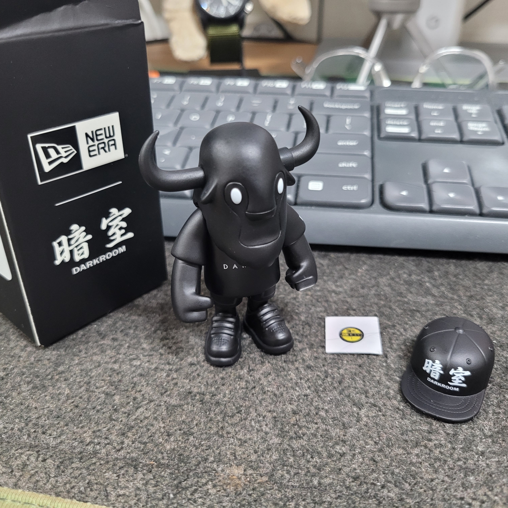 Darkr8m Studio x New Era FFALO Figure Black 착용 스타일 - 2