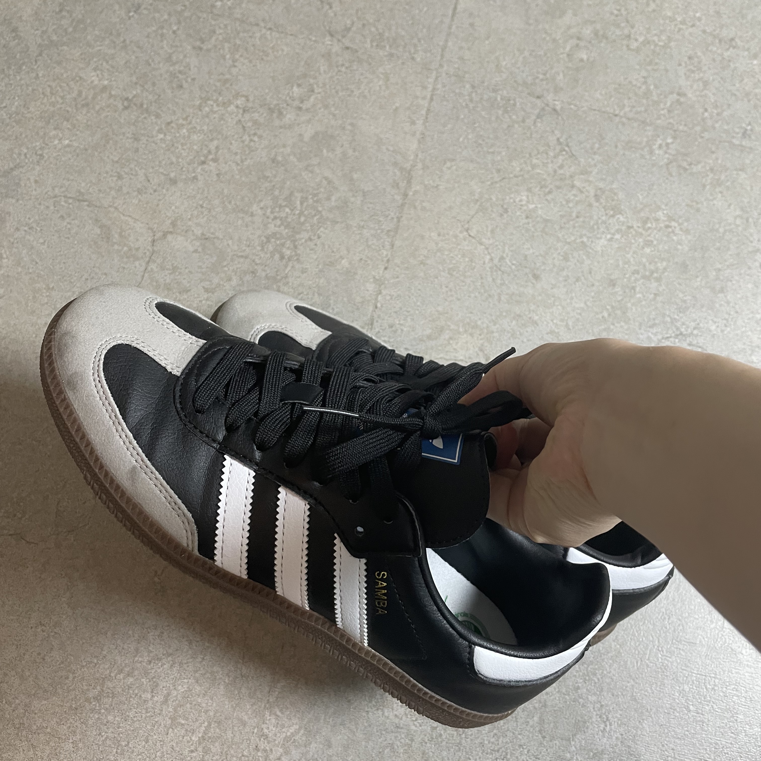 Adidas Samba Vegan Black White 착용 스타일