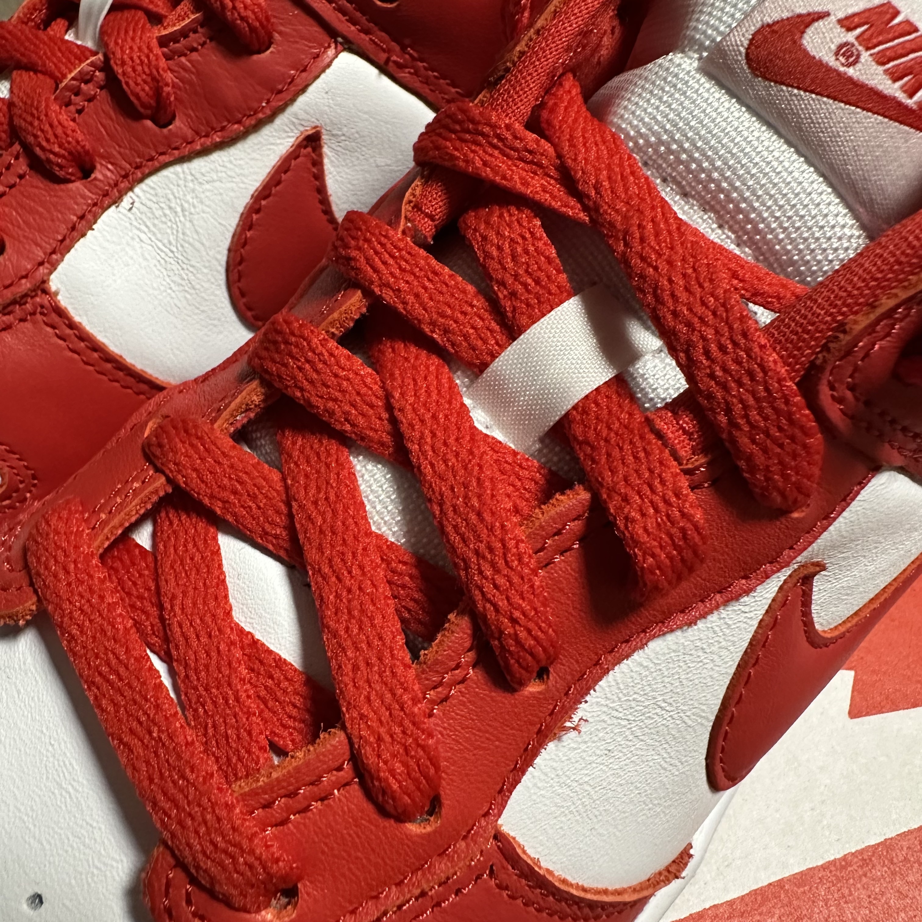 Nike Dunk Low SP White and University Red 2023 착용 스타일 - 2