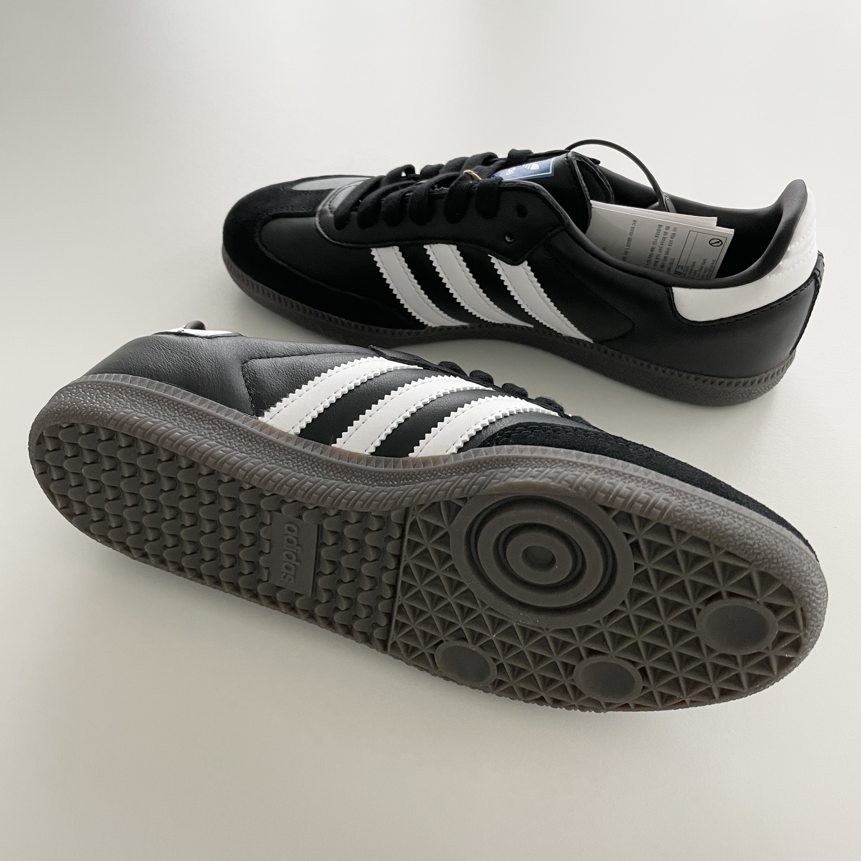 Adidas Samba OG Black White Gum 착용 스타일 - 5