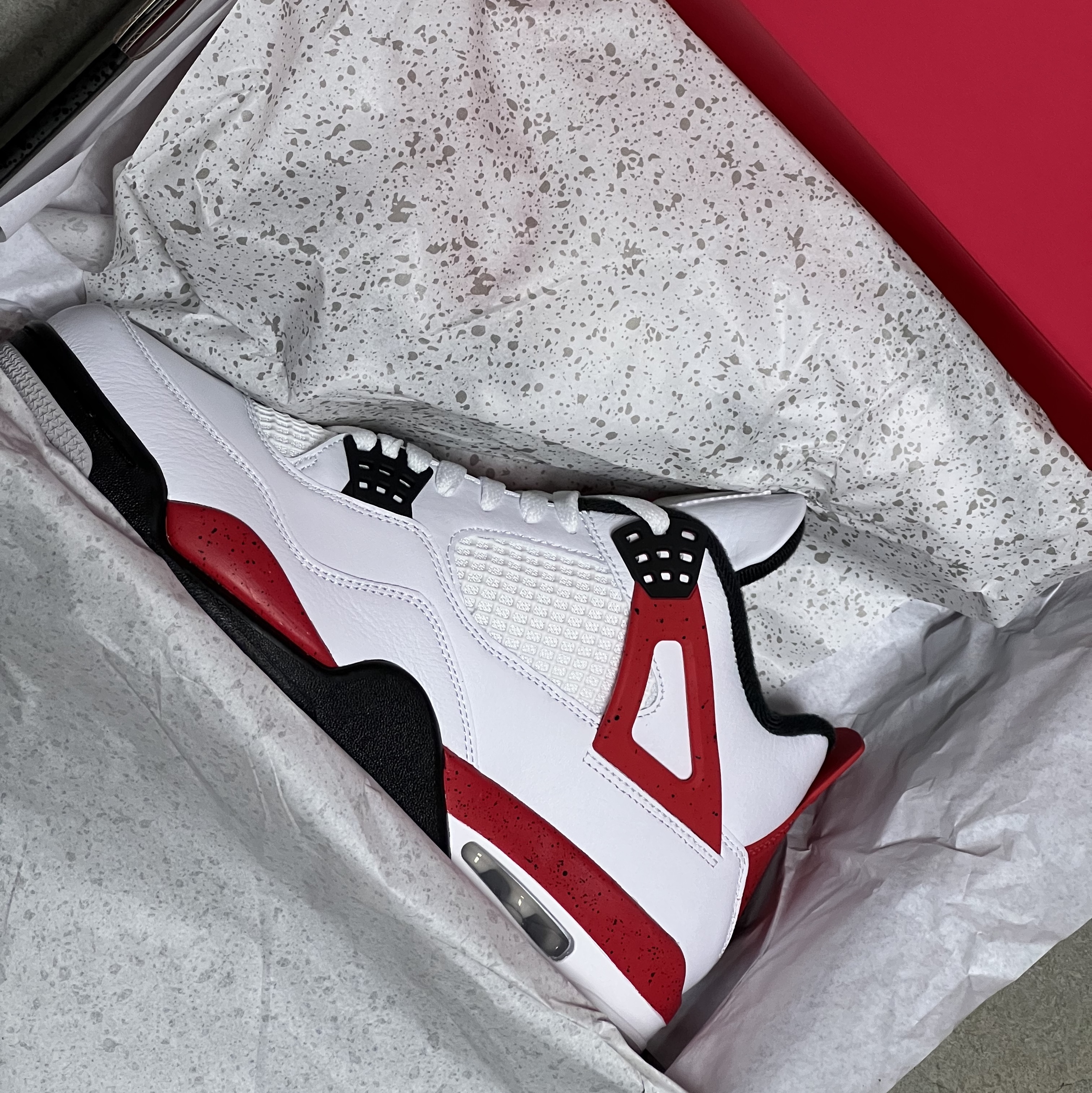 Jordan 4 Retro Red Cement 착용 스타일