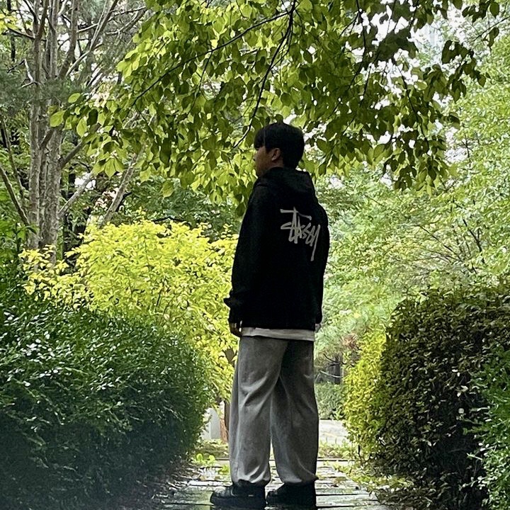 Stussy Basic Stussy Zip Hoodie Black 2023, Nike x Supreme Air Force 1 Low Black 착용 스타일 - 1