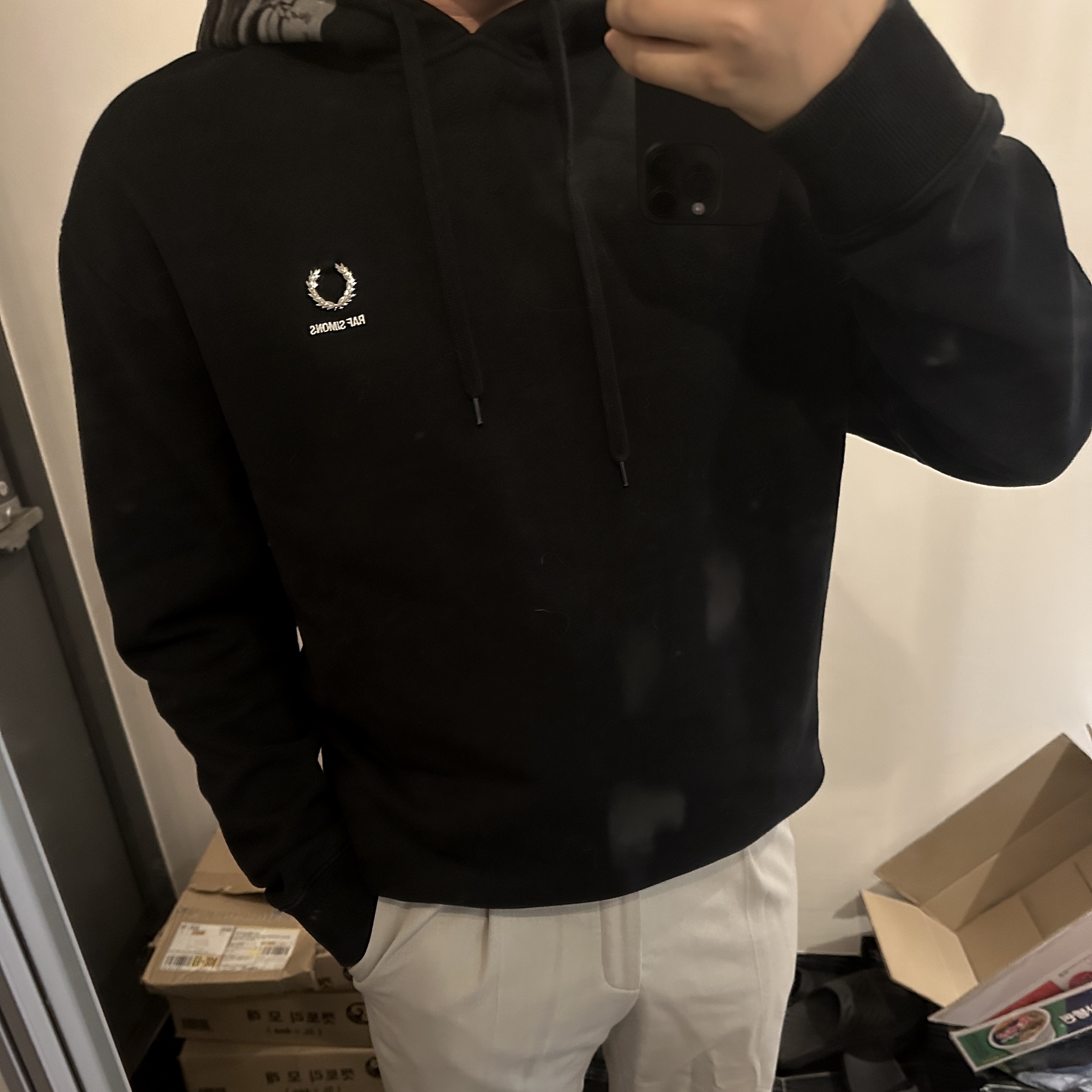 AMI de Coeur Zipped Hoodie Black 착용 스타일 - 4