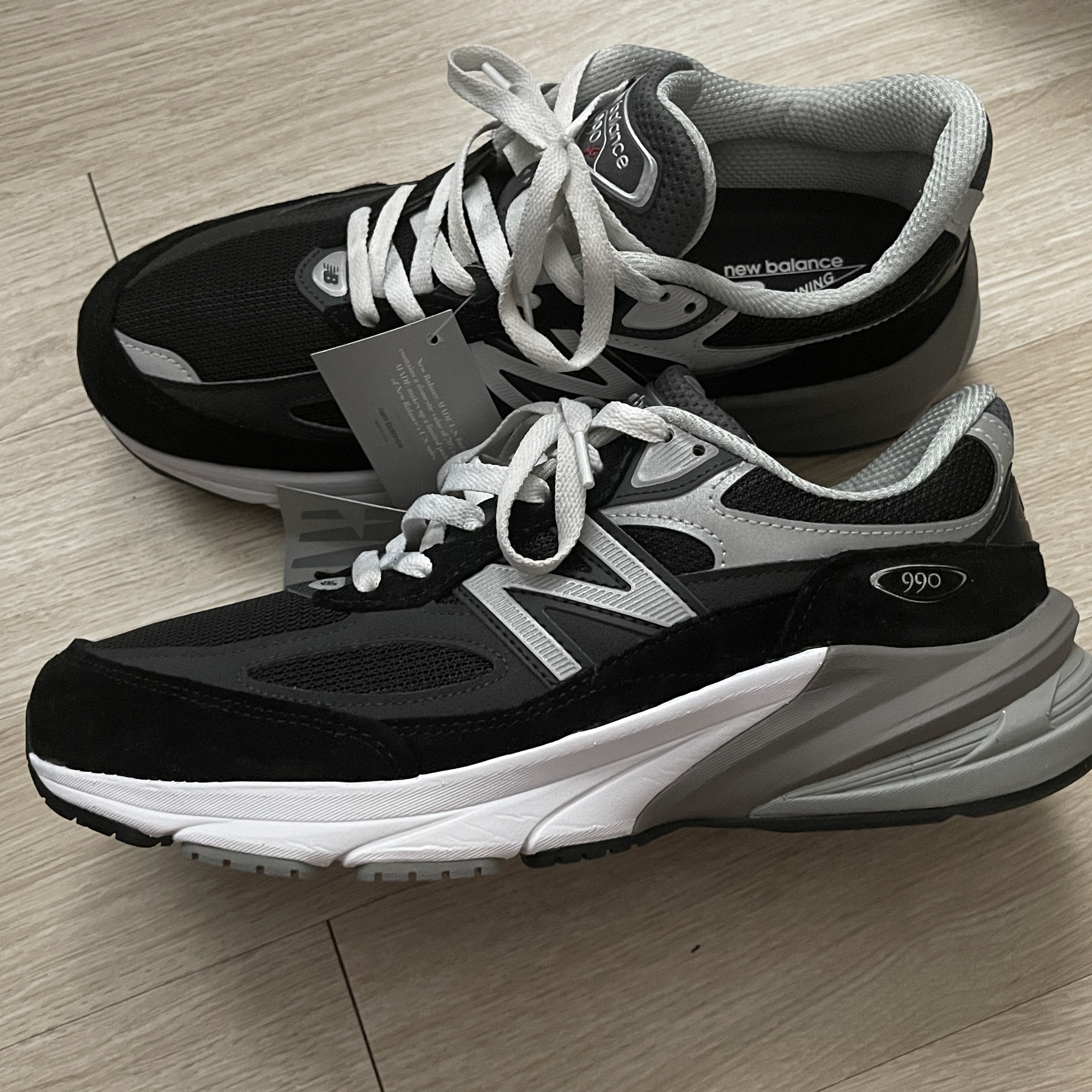 (W) New Balance 990v6 Made in USA Black White - B Standard 착용 스타일
