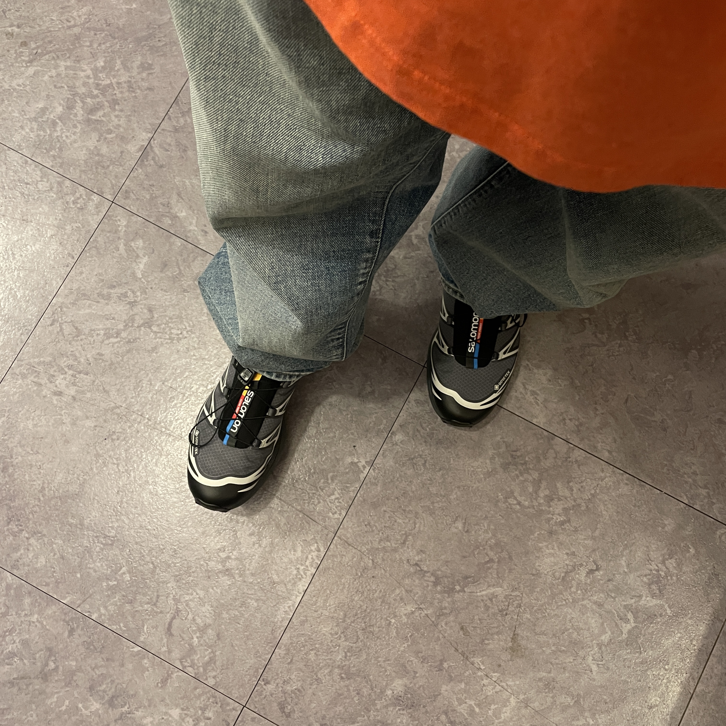 Salomon XT-6 Gore-Tex Black Ebony 착용 스타일 - 1