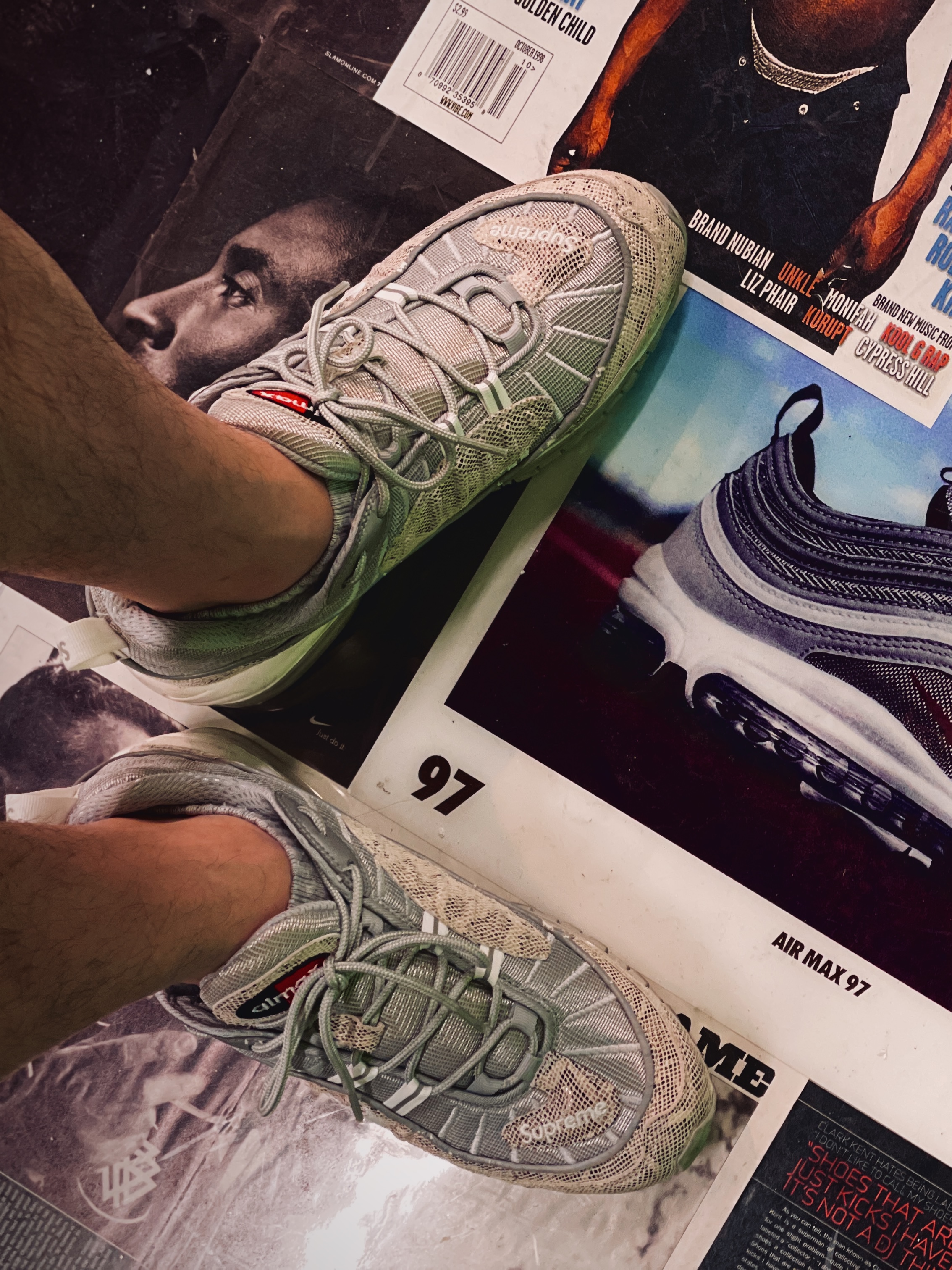 Nike x Supreme Air Max 98 Snakeskin, Essentials x New Era Goat Retro Crown 9FIFTY Strapback Brown 착용 스타일 - 3