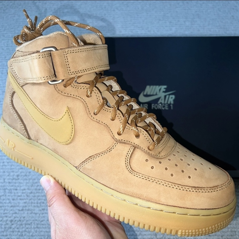 Nike Air Force 1 Mid '07 WB Flax 착용 스타일