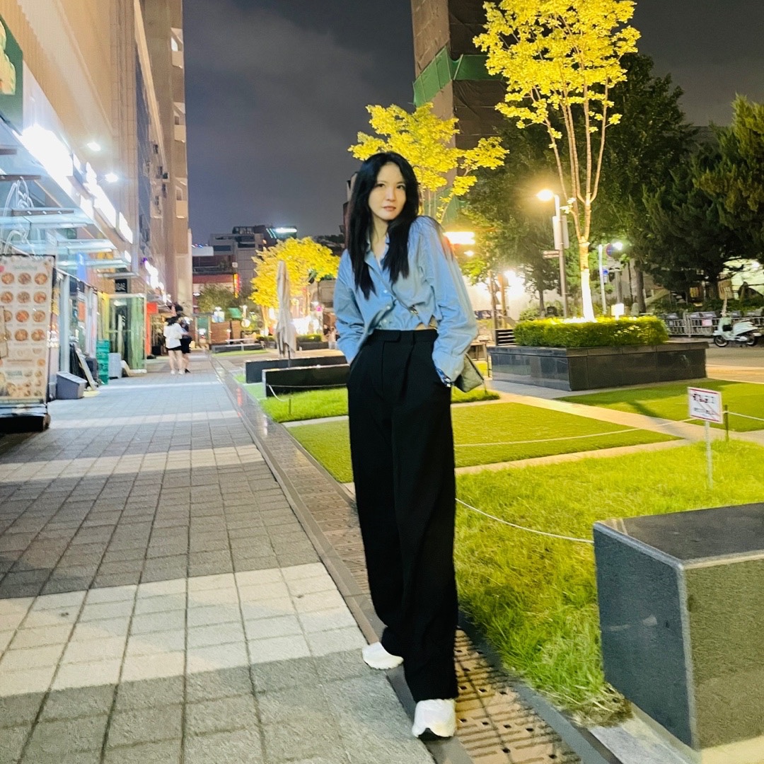 Nike Zoom Vomero 5 SP Vast Grey 2023, Dior Small Caro Bag Supple Cannage Calfskin Grey 착용 스타일 - 2