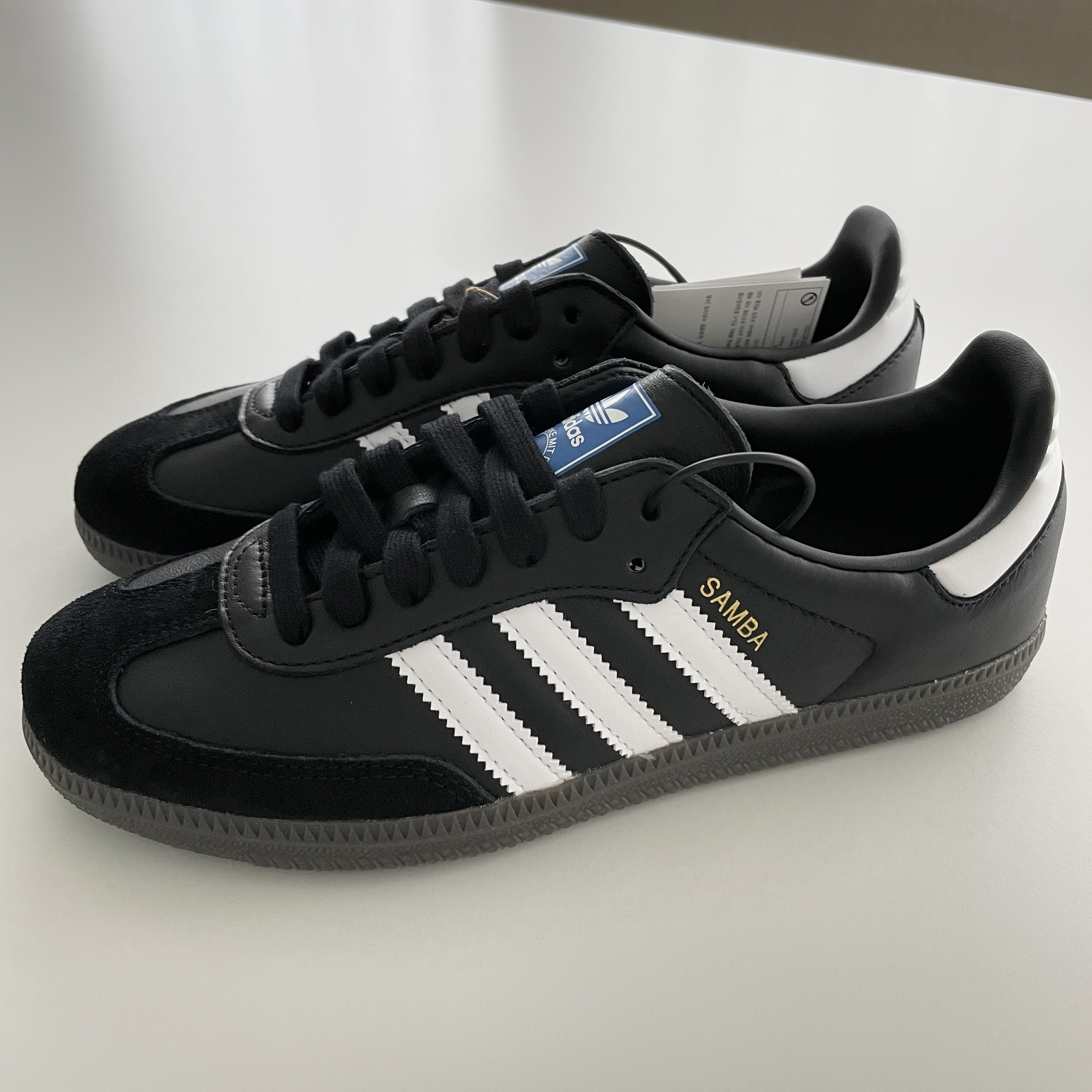 Adidas Samba OG Black White Gum 착용 스타일 - 2