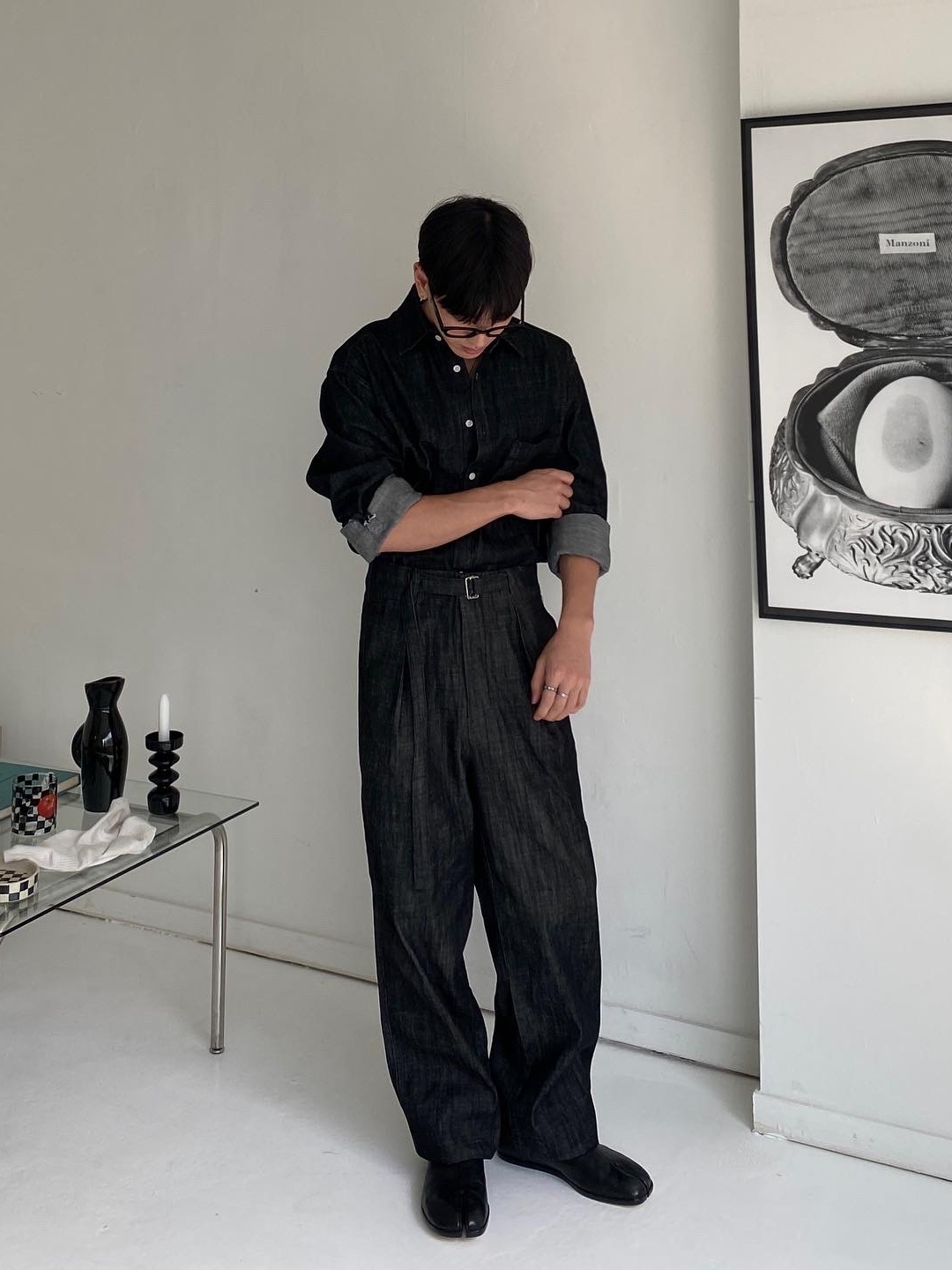 Maison Margiela Slip-On Tabi Shoes Black 착용 스타일 - 2