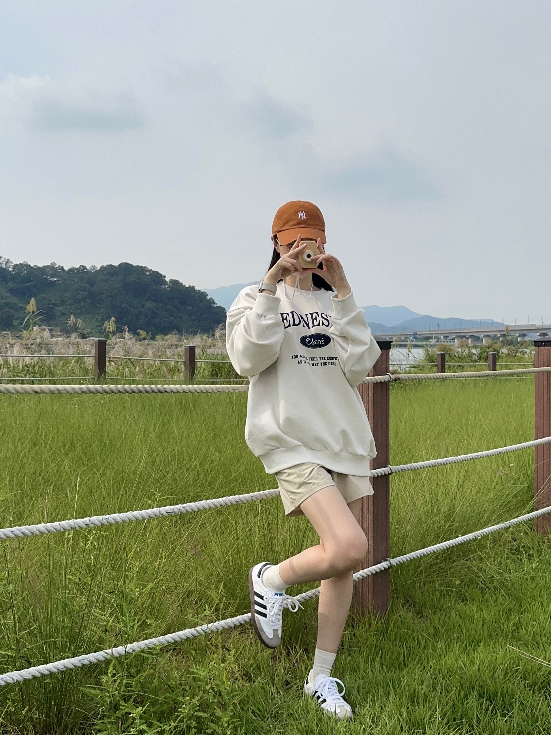 Adidas Samba Vegan White Black 착용 스타일 - 3