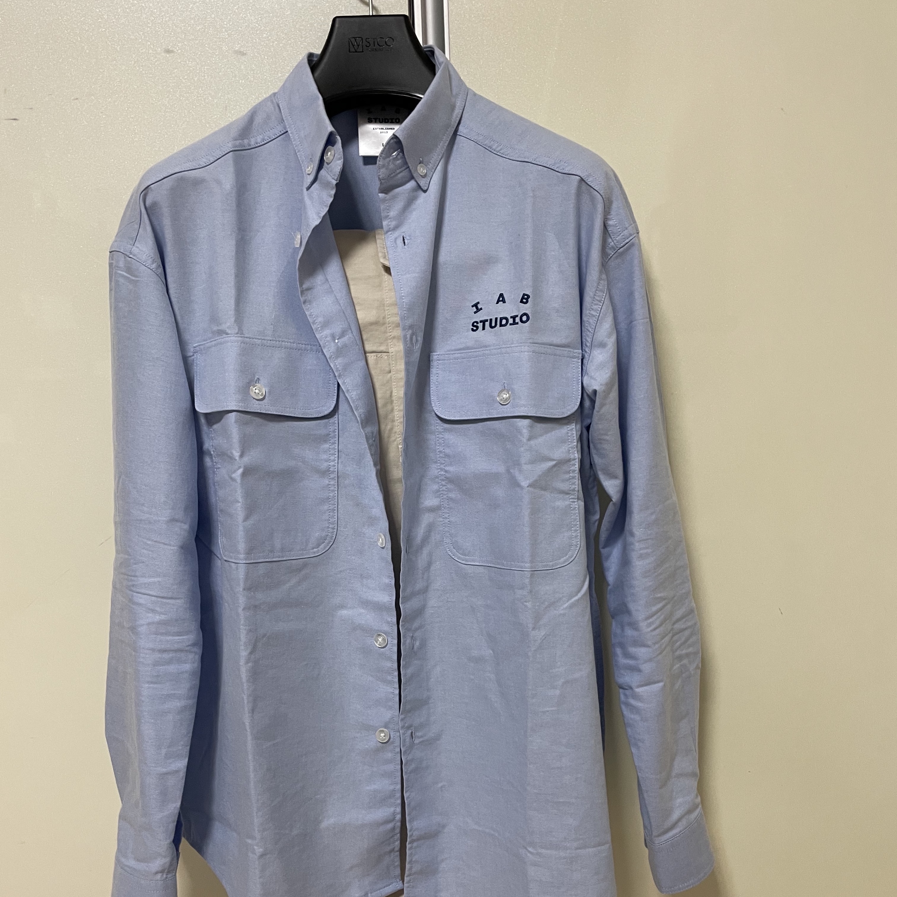 IAB Studio Work Shirt Sky Blue - The Hyundai Seoul Exclusive 착용 스타일