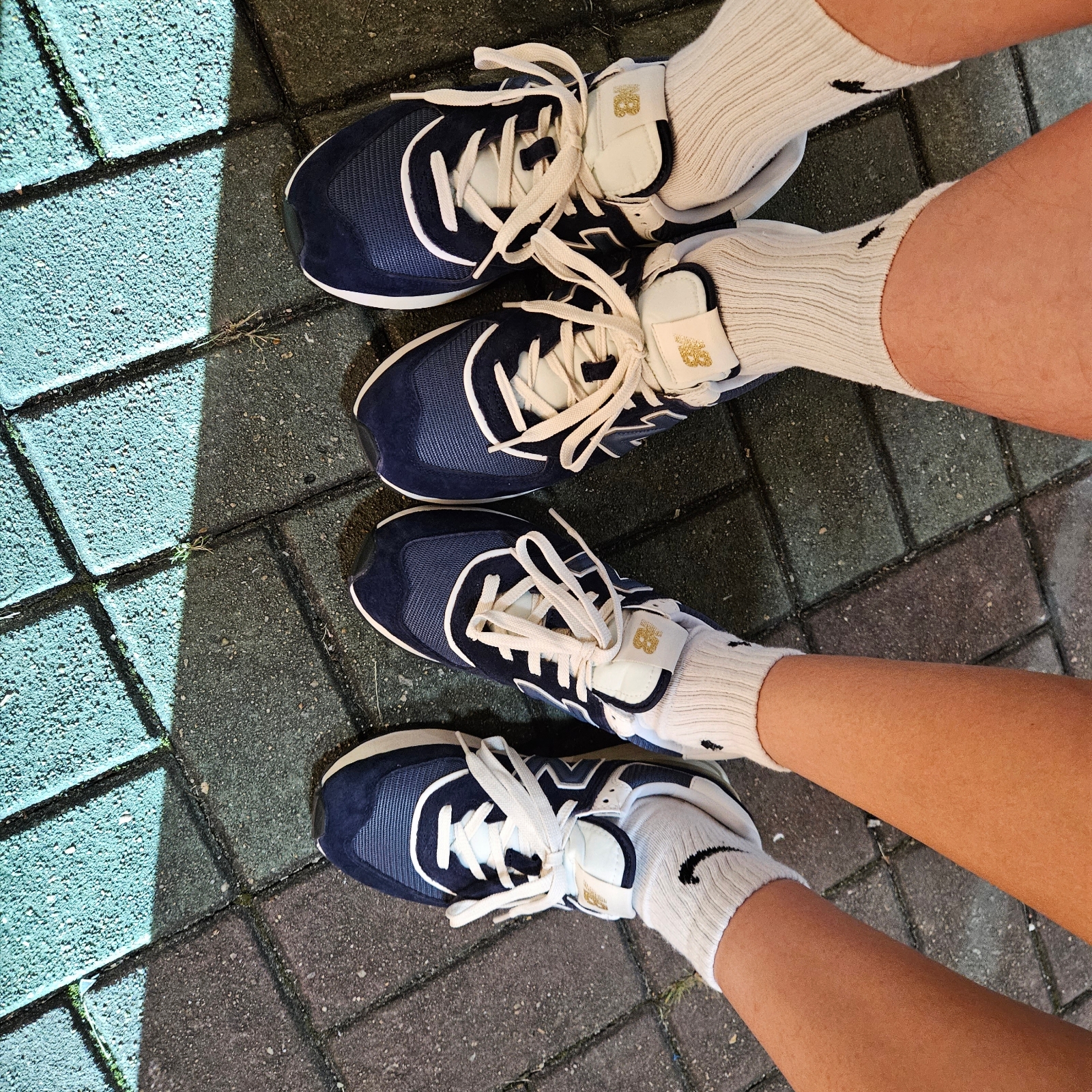 New Balance 574 Legacy Navy 착용 스타일