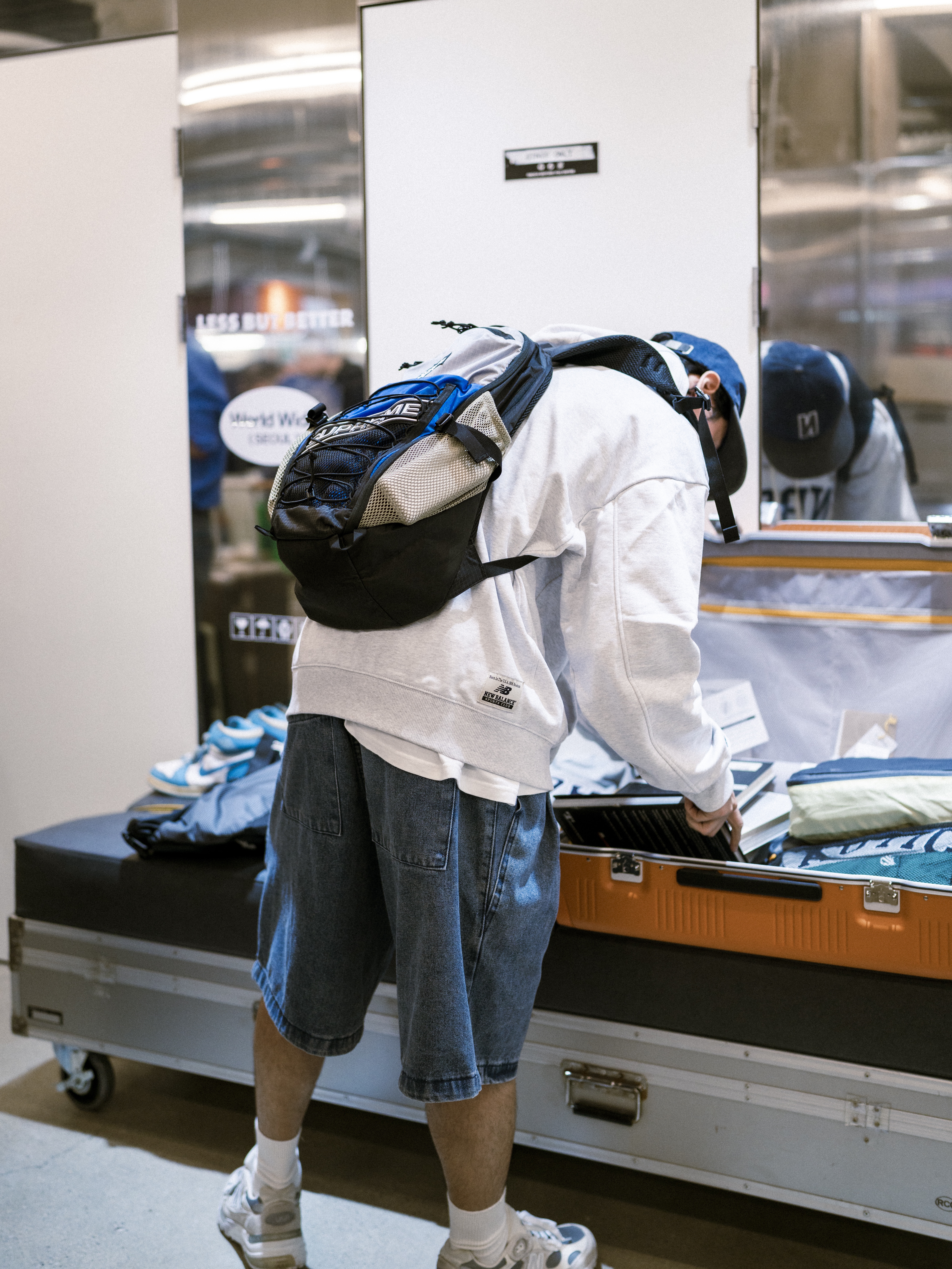 Supreme Backpack Blue - 23FW 착용 스타일 - 4