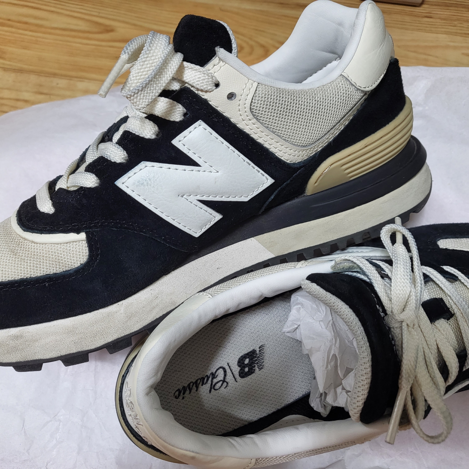 New Balance 574 Legacy Black Angora 착용 스타일