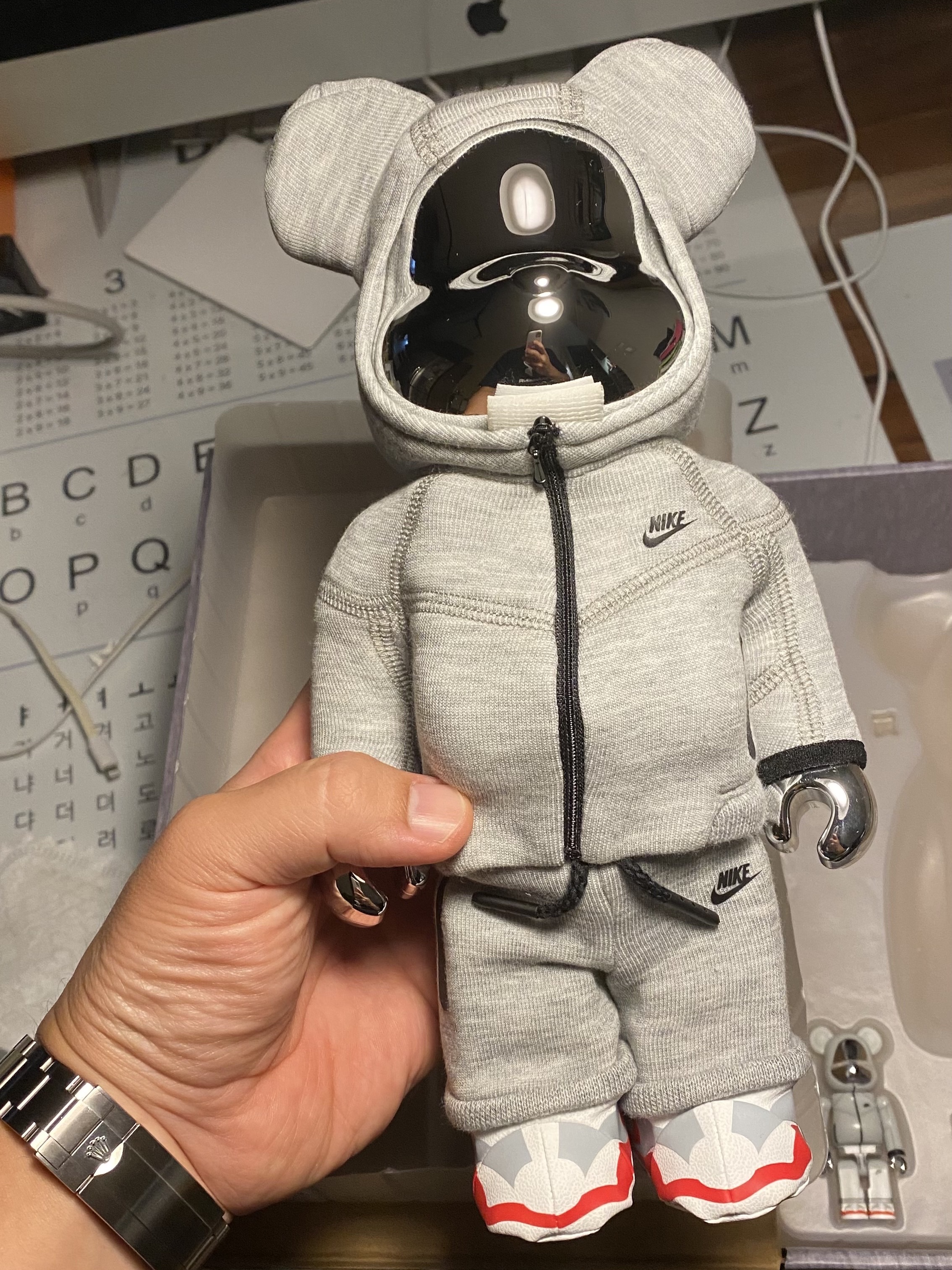 Bearbrick x Nike Tech Fleece N98 100% & 400& Set 착용 스타일 - 1