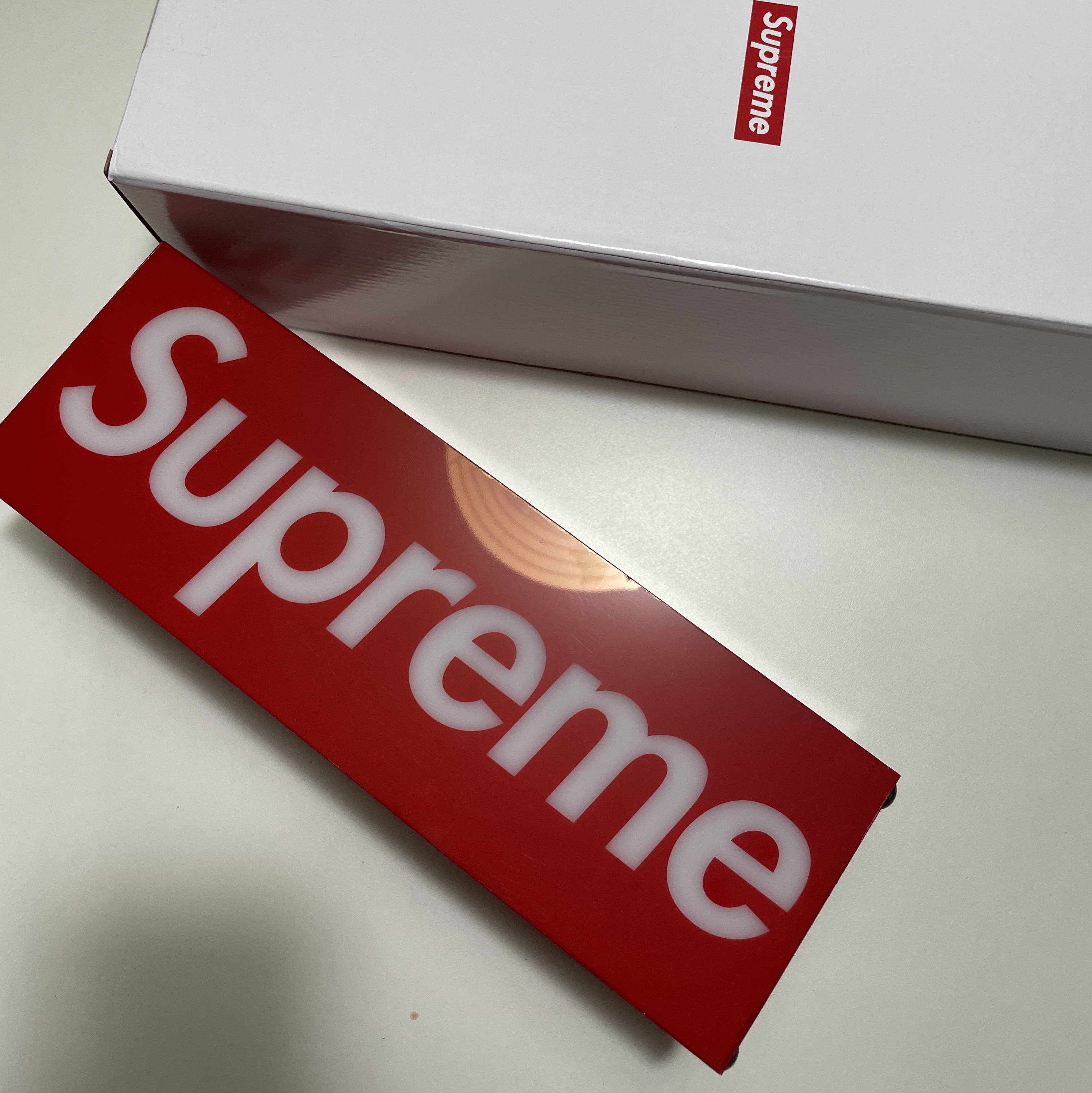 Supreme Box Logo Lamp Red (Korean Ver.) - 23FW 착용 스타일 - 1
