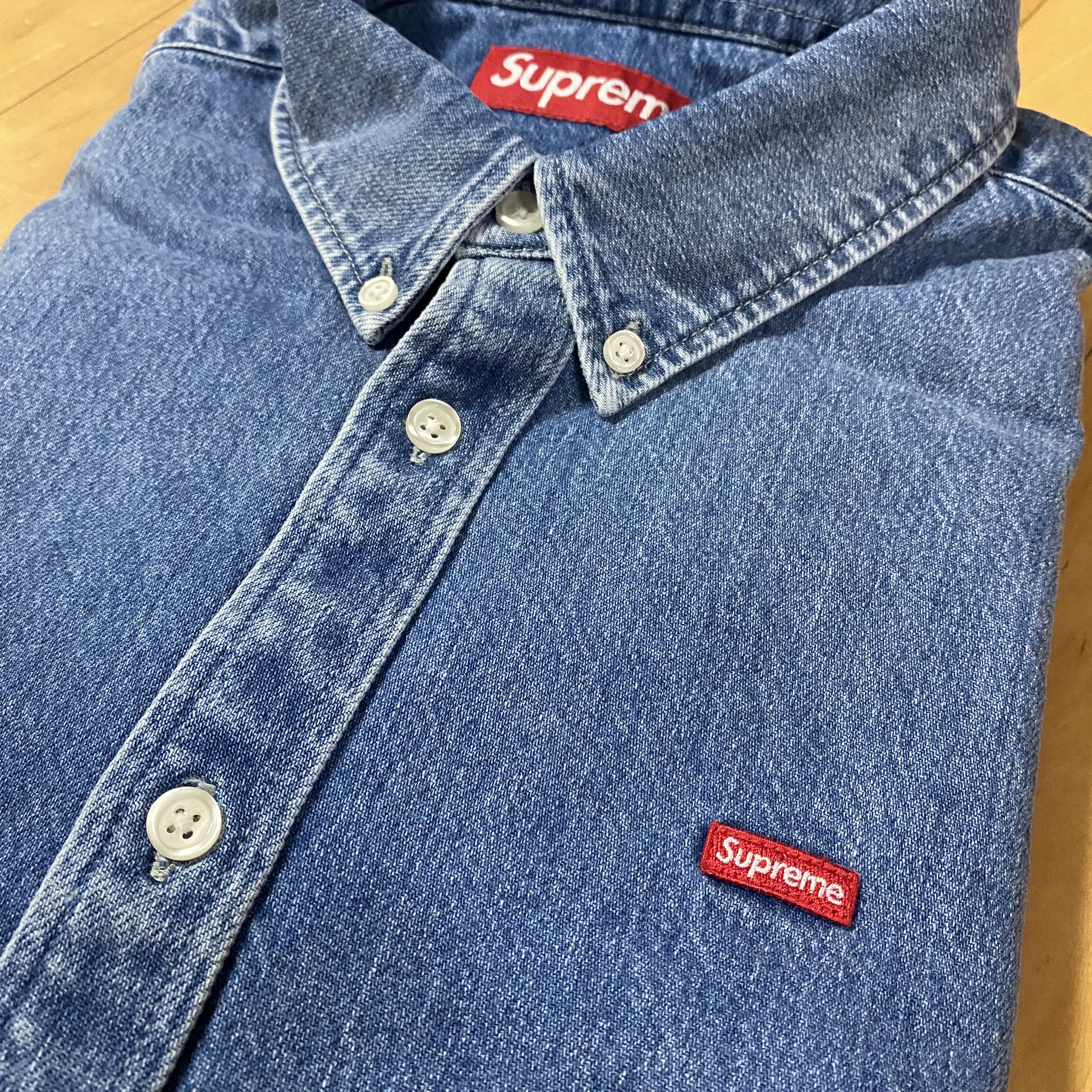 Supreme Small Box Shirt Denim - 23FW 착용 스타일