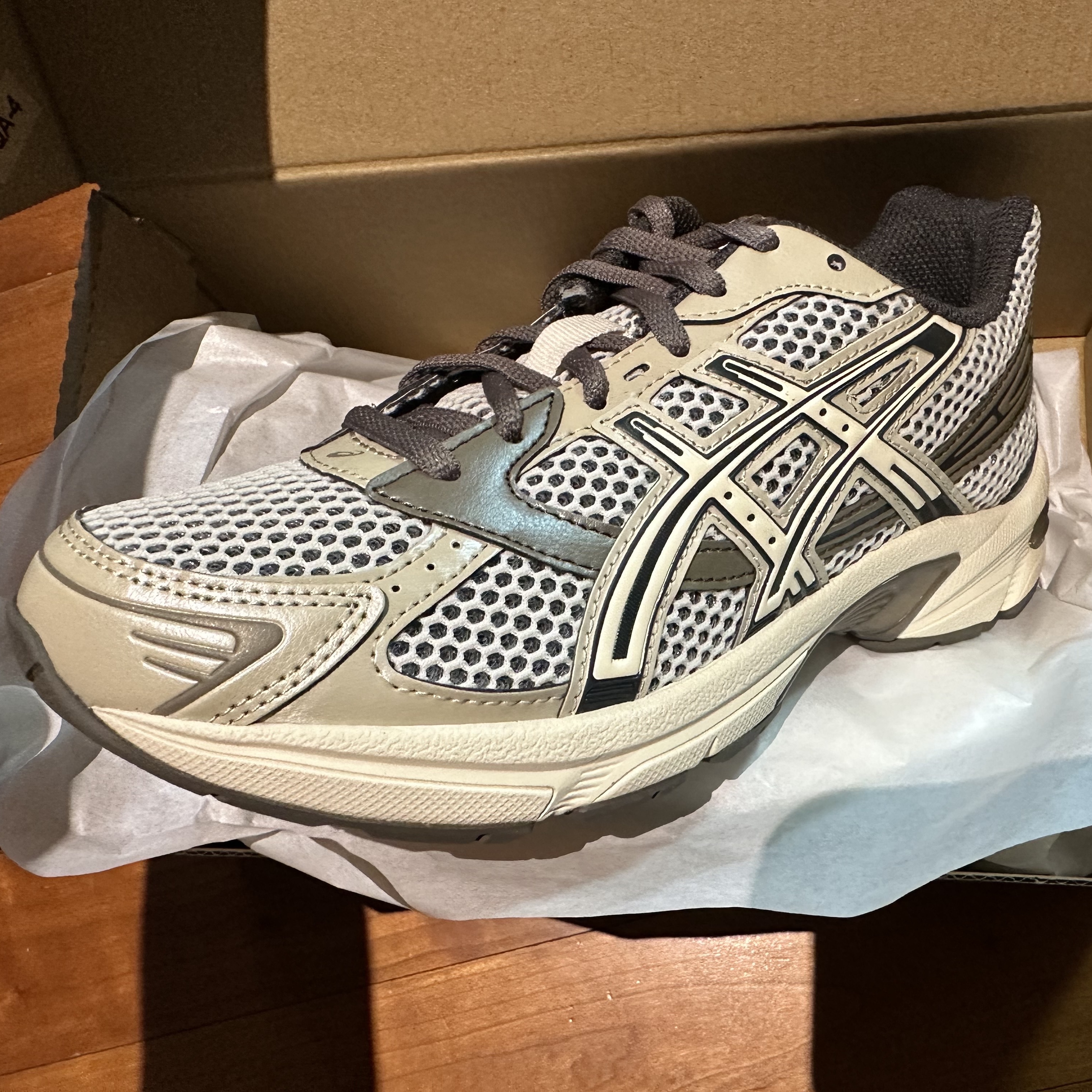 Asics Gel-1130 Birch Dark Taupe - Korea Exclusive 착용 스타일 - 1