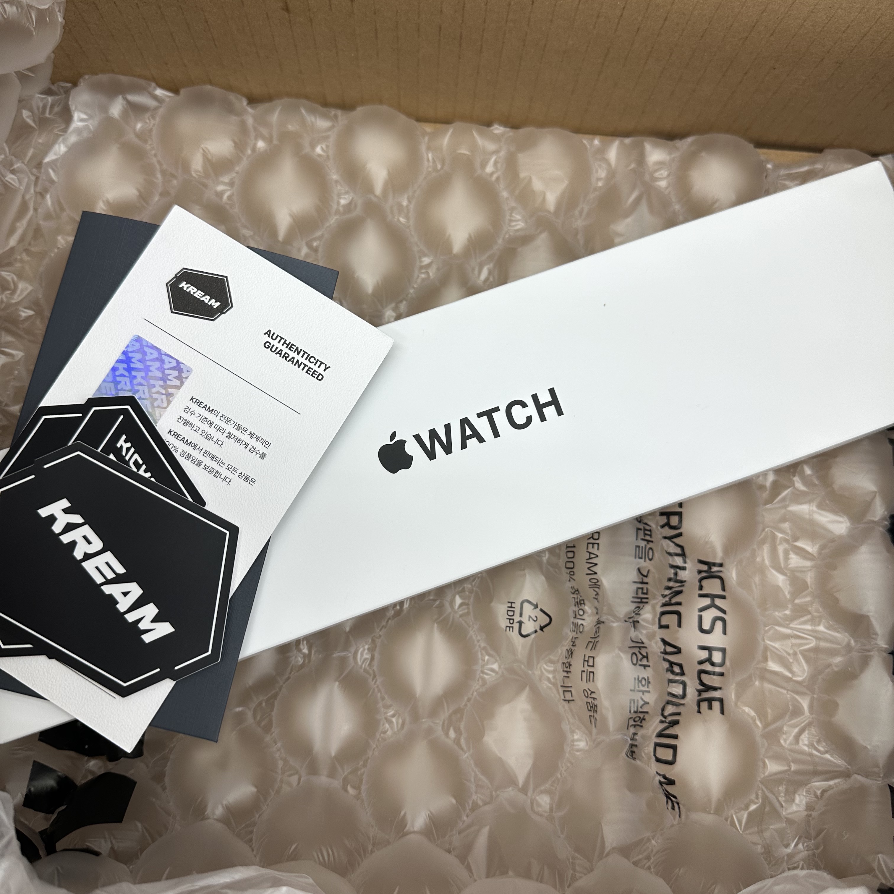 Apple Watch SE 40mm GPS Silver Aluminum Case with Sport Band White (Korean Ver.) 착용 스타일