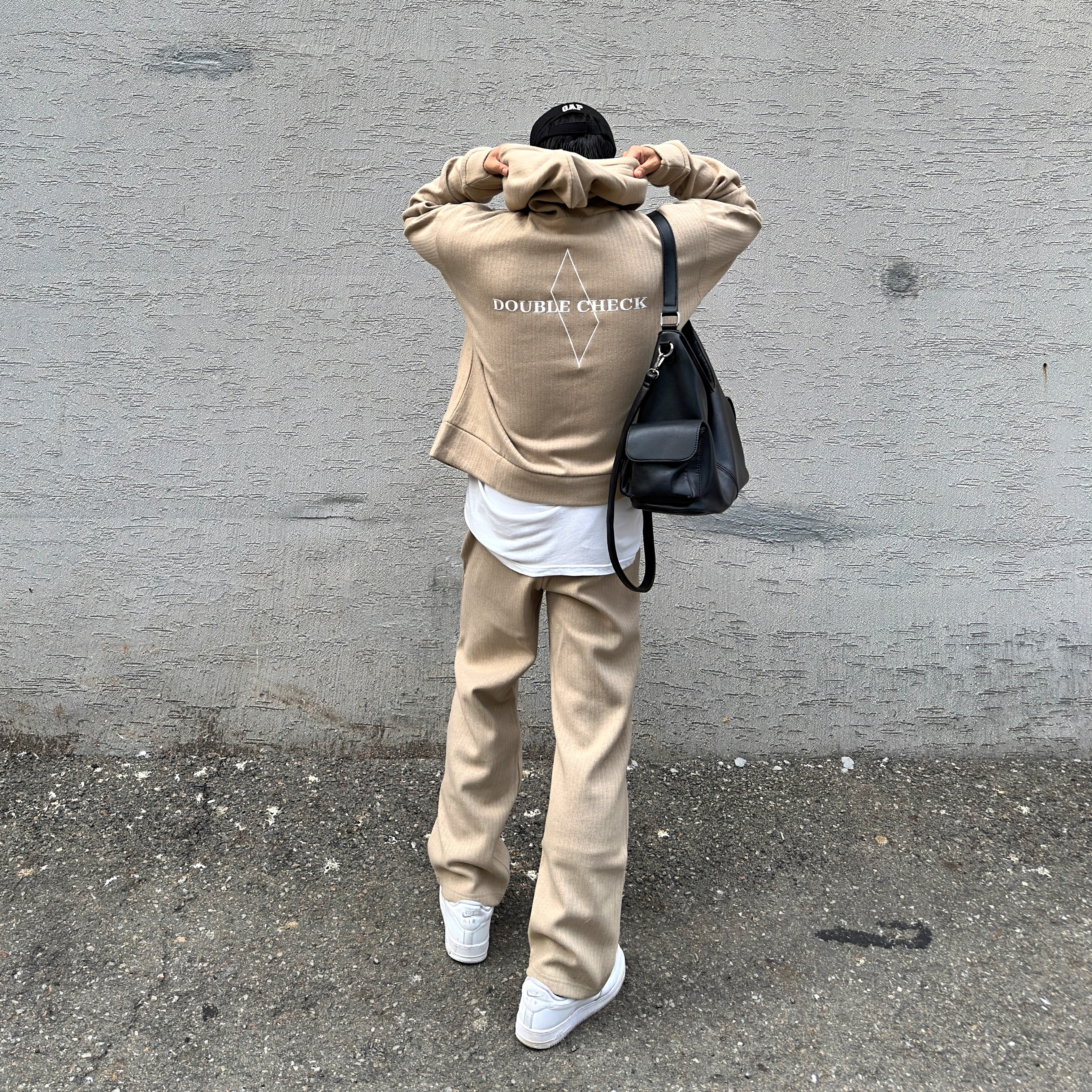 Nike Air Force 1 '07 Low White, Yeezy Gap Engineered By Balenciaga Flame Cap Black 착용 스타일 - 3