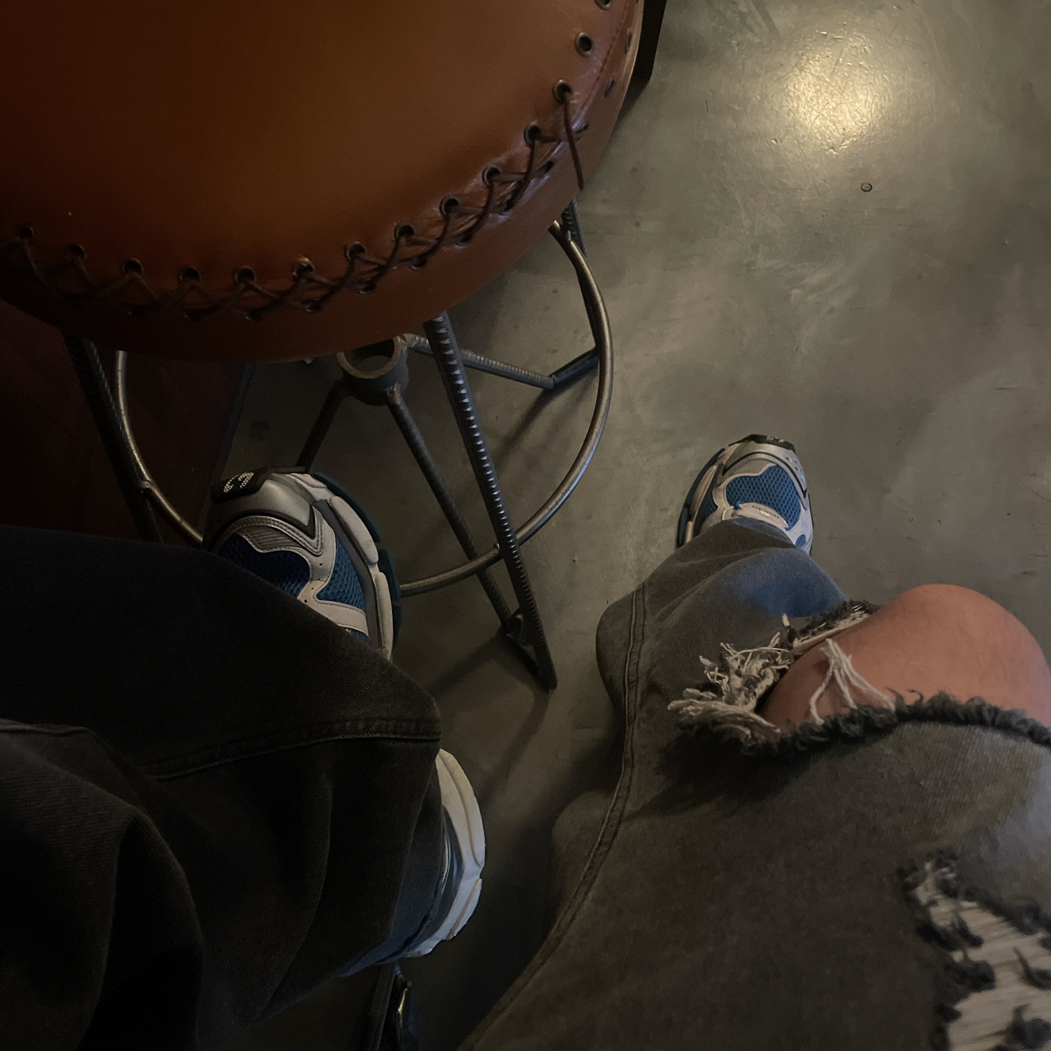Balenciaga Runner Sneakers Blue White 착용 스타일