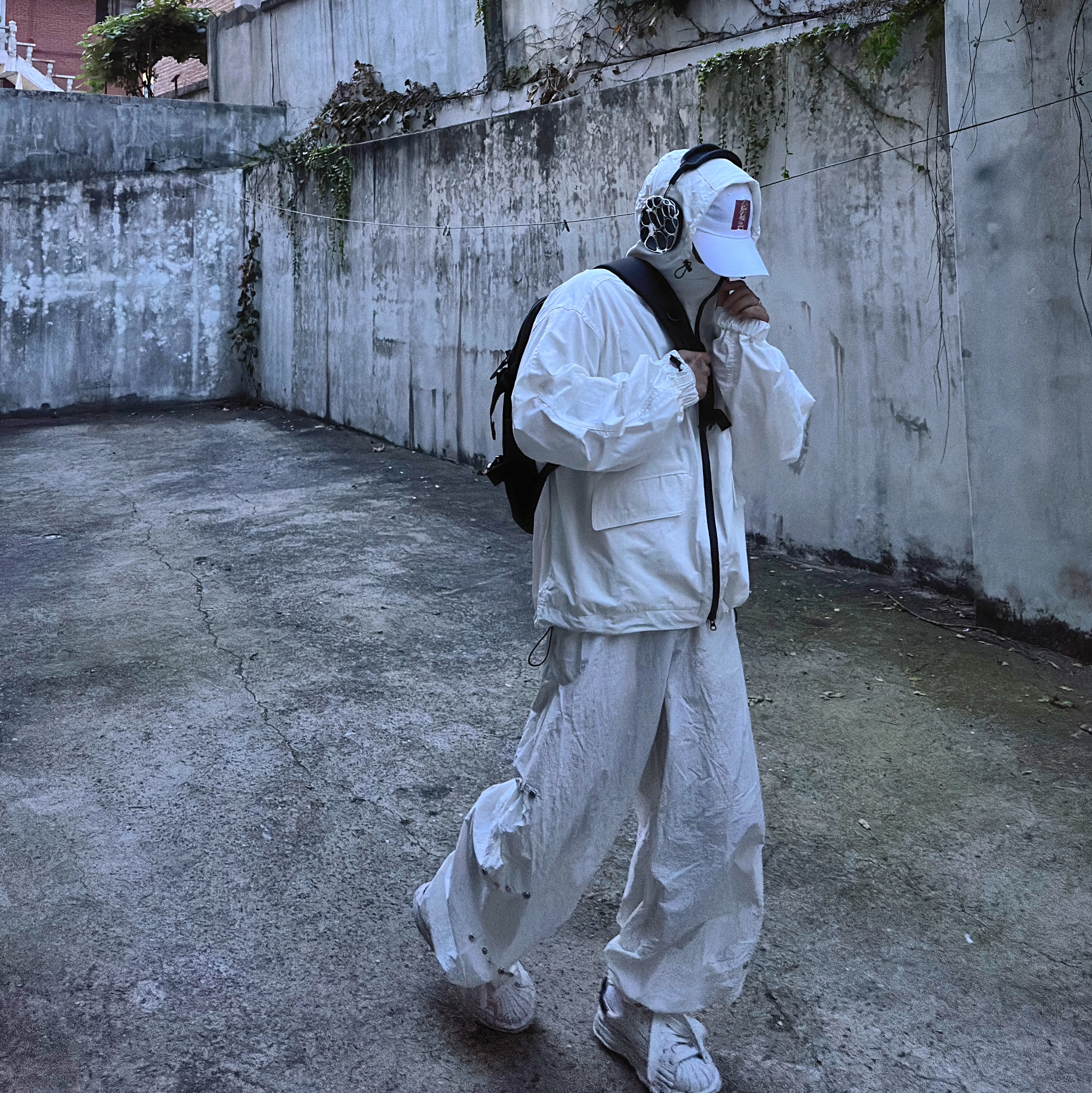 Maison Mihara Yasuhiro Blakey OG Sole Leather Low-top Sneakers White, Apple AirPods Max Lightning Space Gray (Korean Ver.) 착용 스타일 - 5