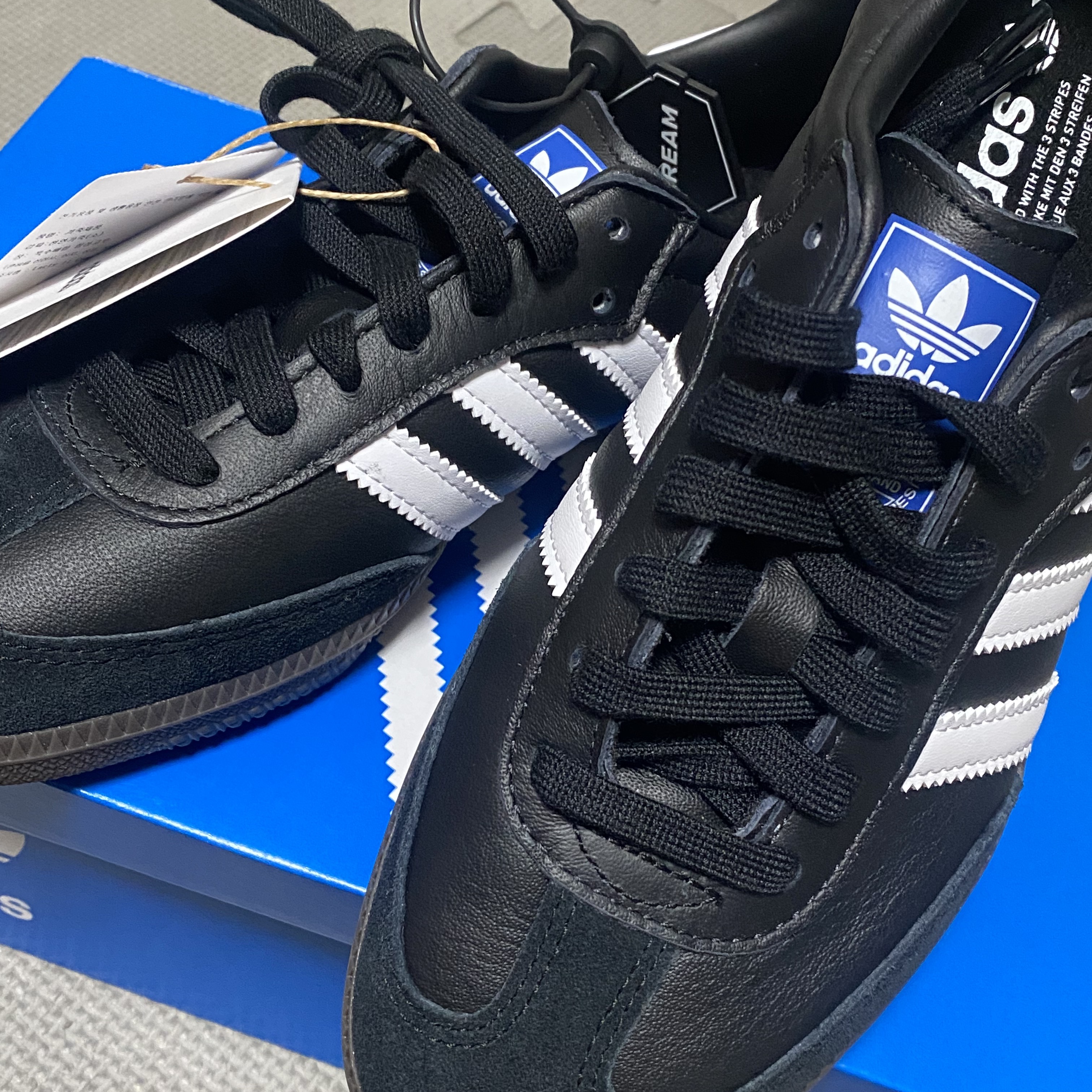 Adidas Samba OG Black White Gum 착용 스타일