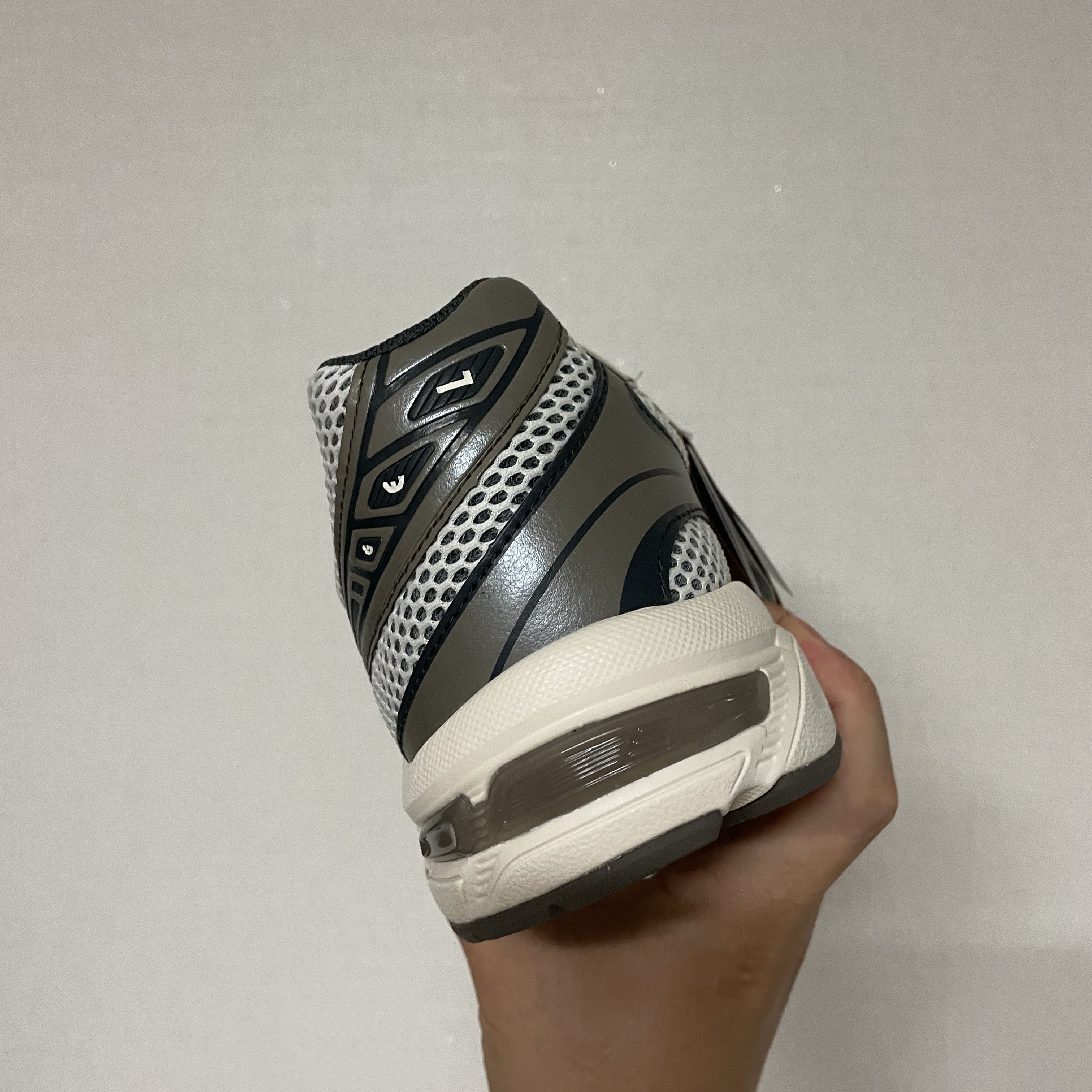 Asics Gel-1130 Birch Dark Taupe - Korea Exclusive 착용 스타일 - 4