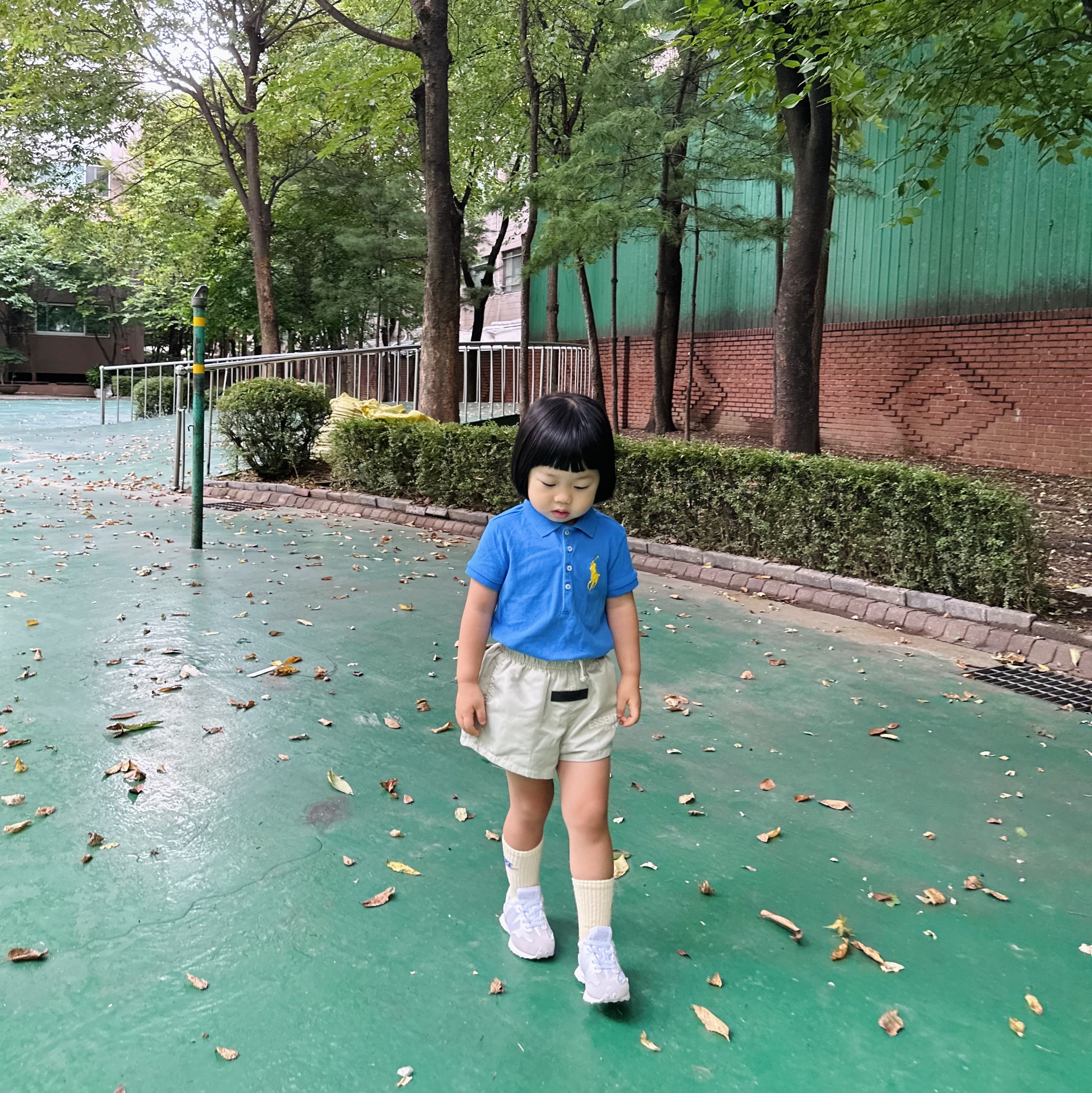(Kids) Essentials Running Shorts Wheat - 22SS, (TD) New Balance 327 Moonbeam - W Wide 착용 스타일 - 1