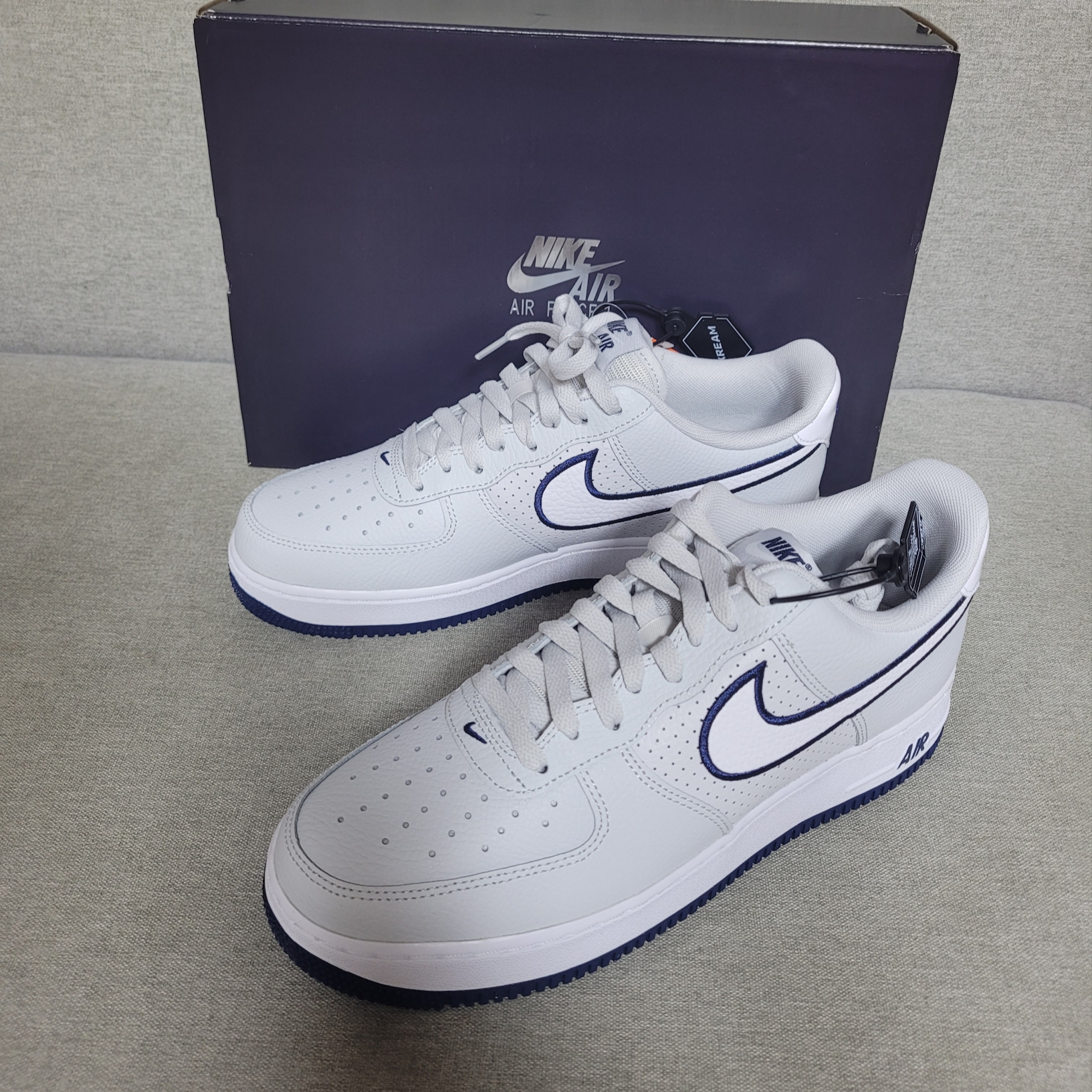 Nike Air Force 1 '07 Photon Dust White 착용 스타일