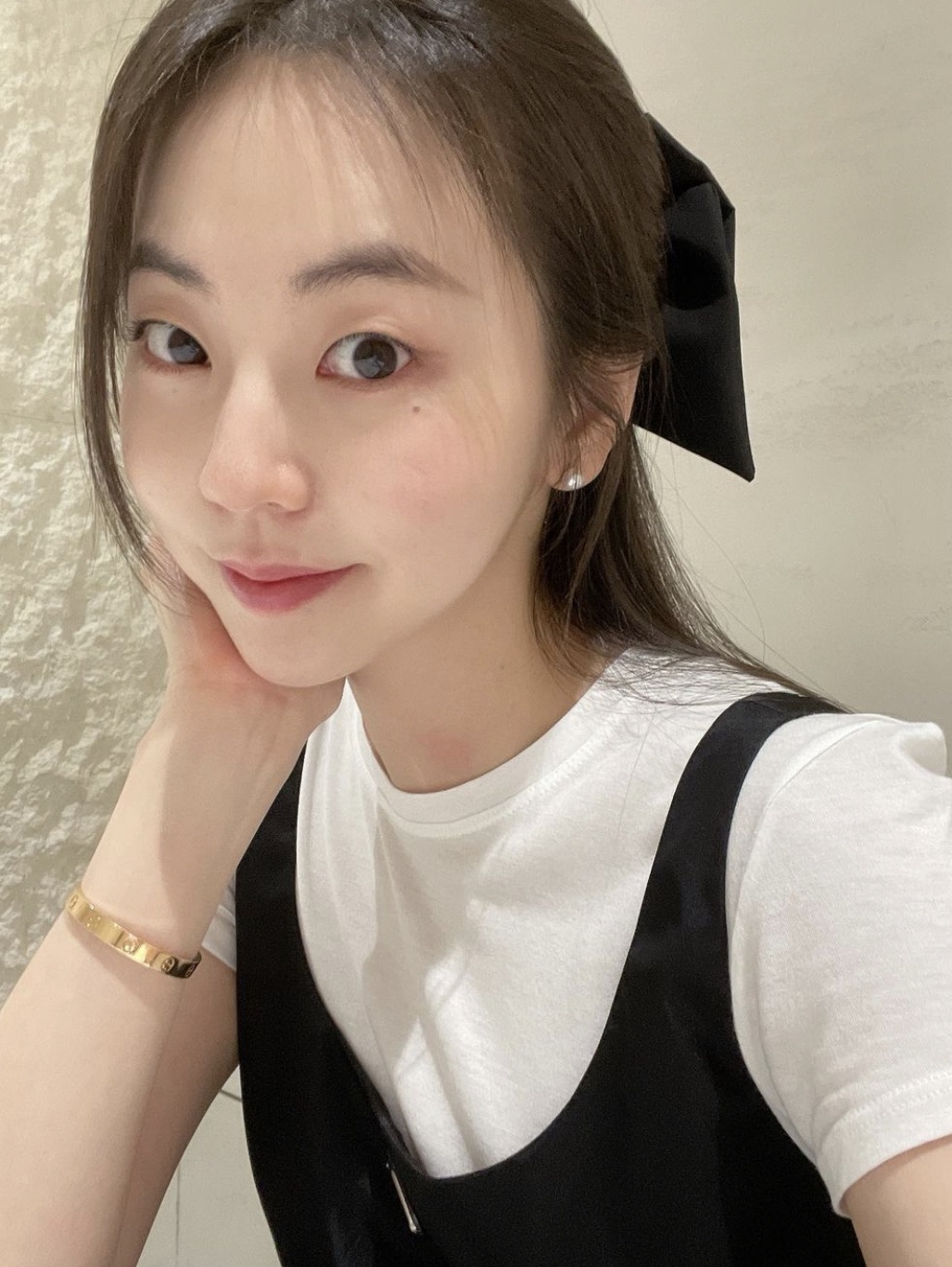 Cartier Love Bracelet Yellow Gold 착용 스타일