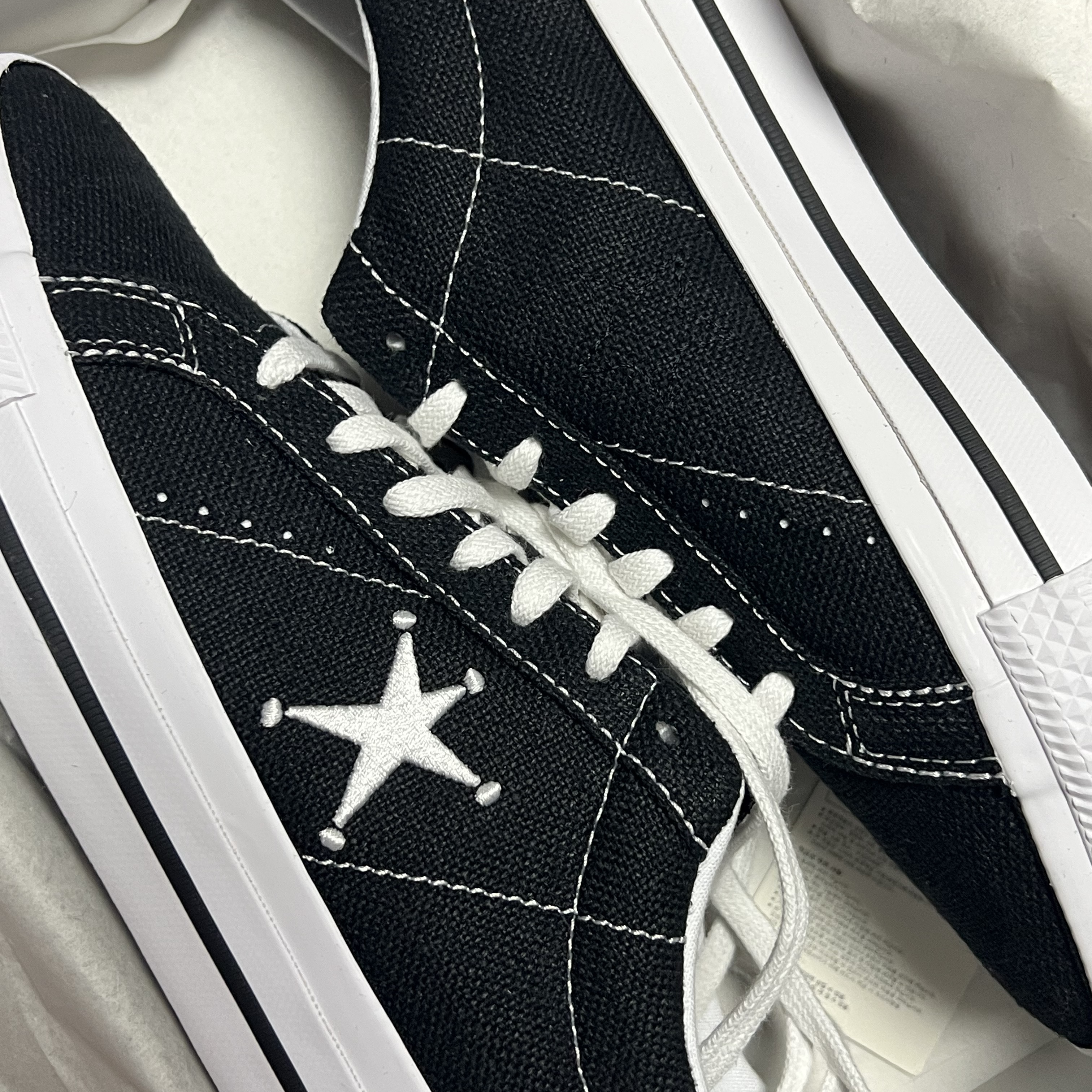 Converse x Stussy Chuck 70 High Black, Converse x Stussy One Star Ox Black 착용 스타일 - 2