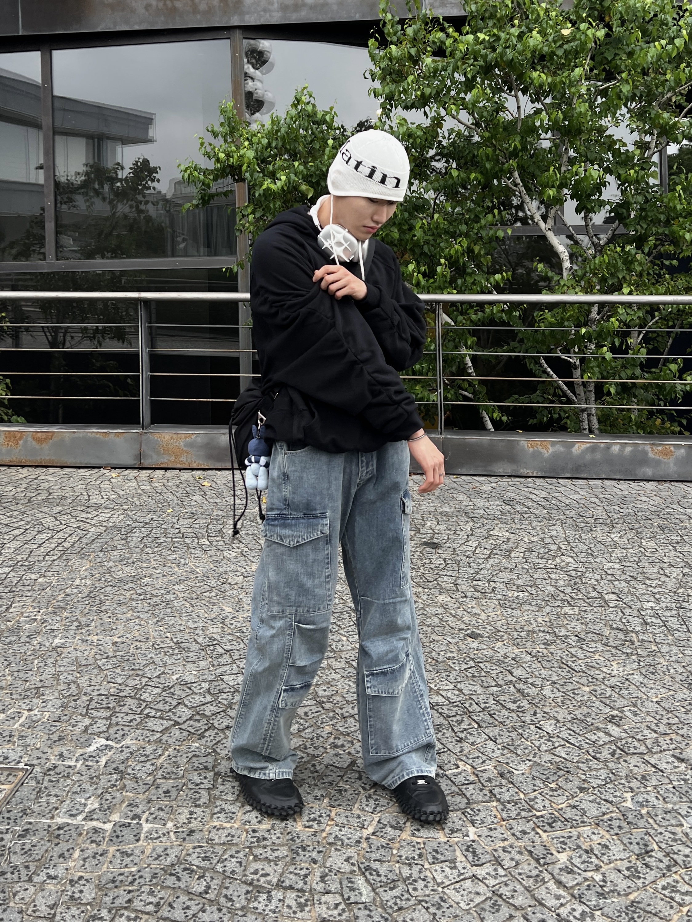Test Artifact Era Max 002 White, Apple AirPods Max Lightning Silver (Korean Ver.) 착용 스타일 - 3