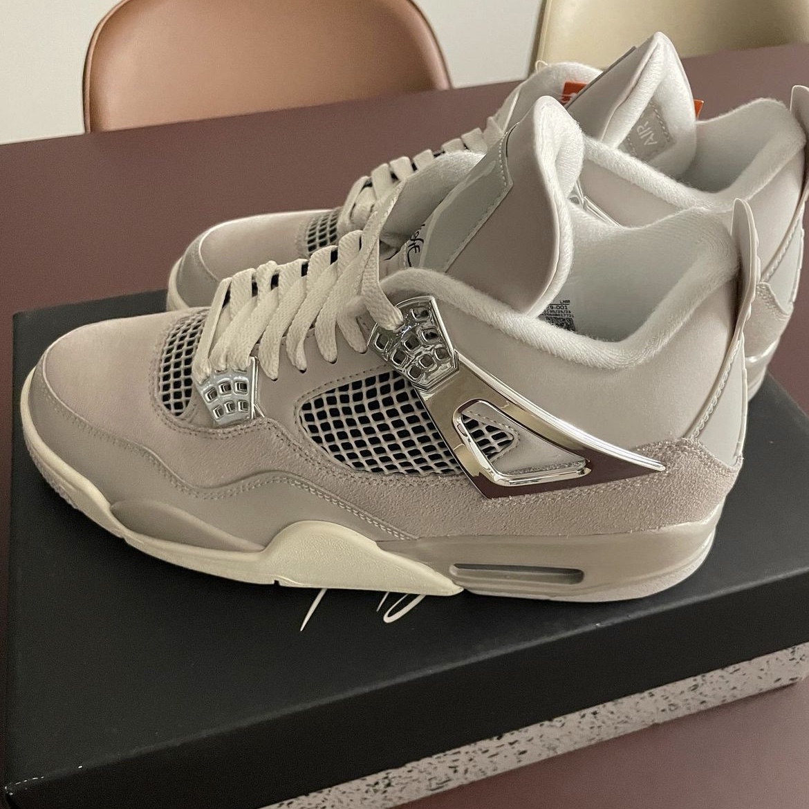 (W) Jordan 4 Retro Frozen Moments 착용 스타일 - 2